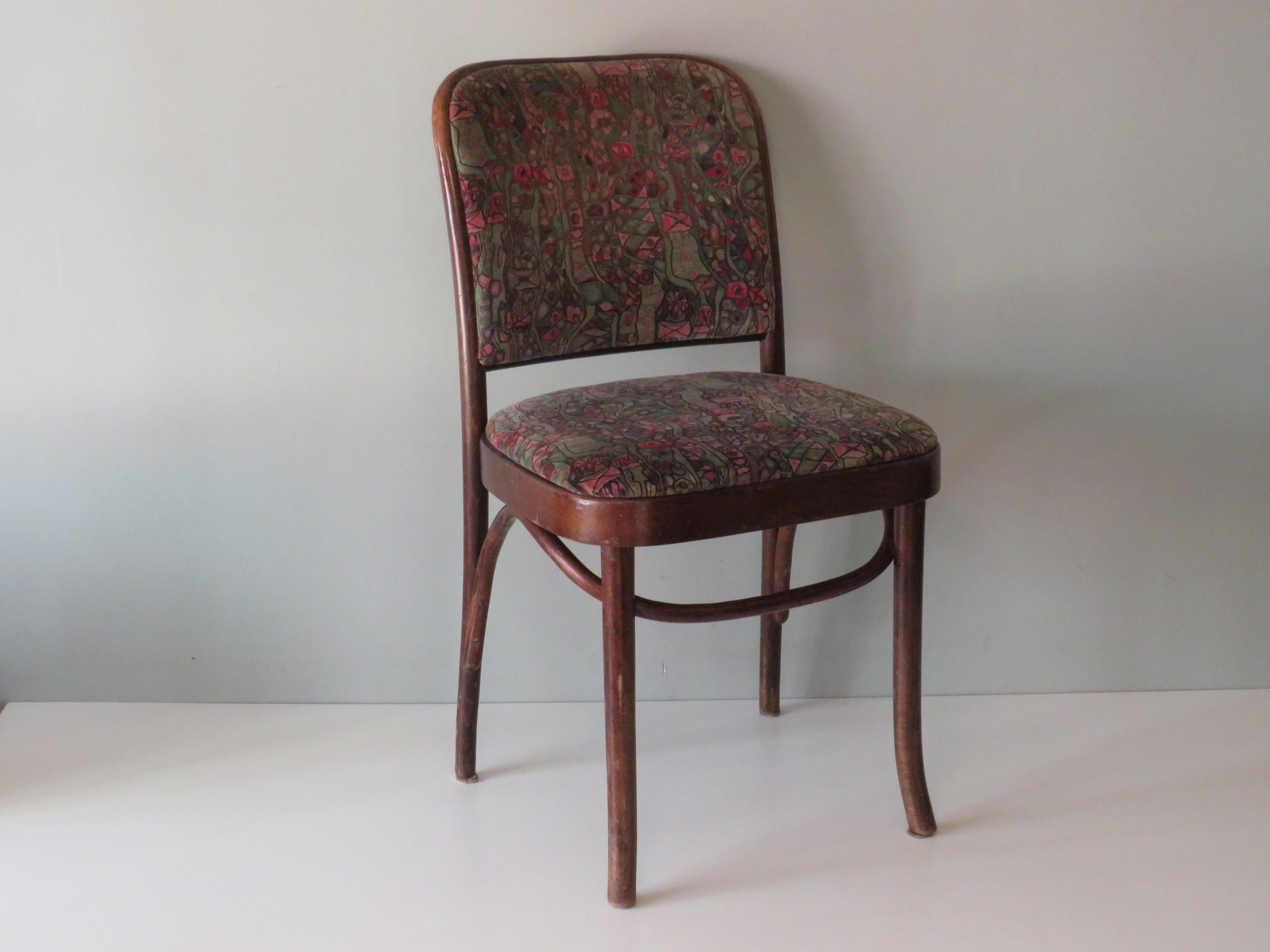 4 Thonet Chairs, Model Prague No. 811, First Half of the 20th Century For Sale 4