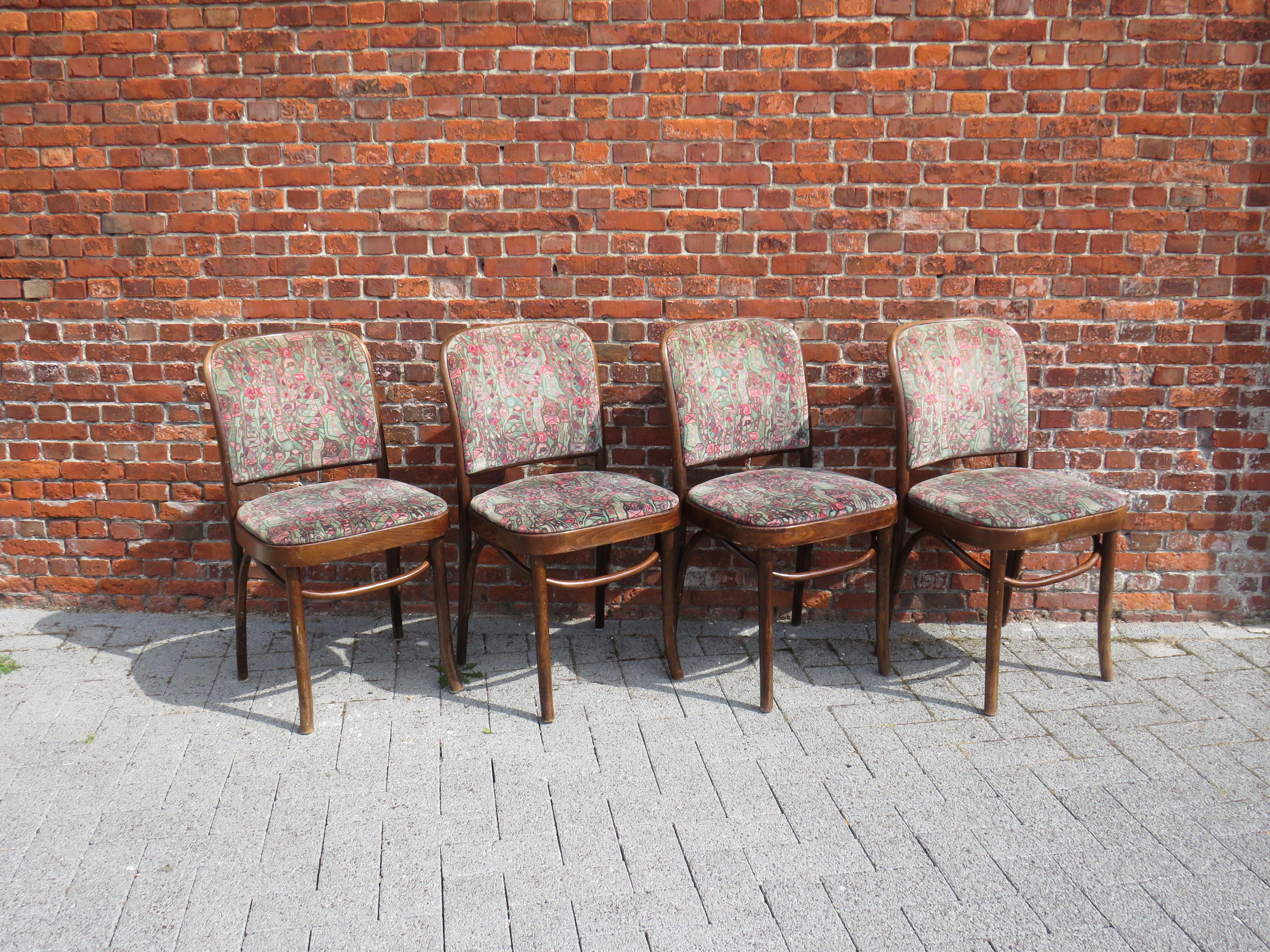 Polish 4 Thonet Chairs, Model Prague No. 811, First Half of the 20th Century For Sale