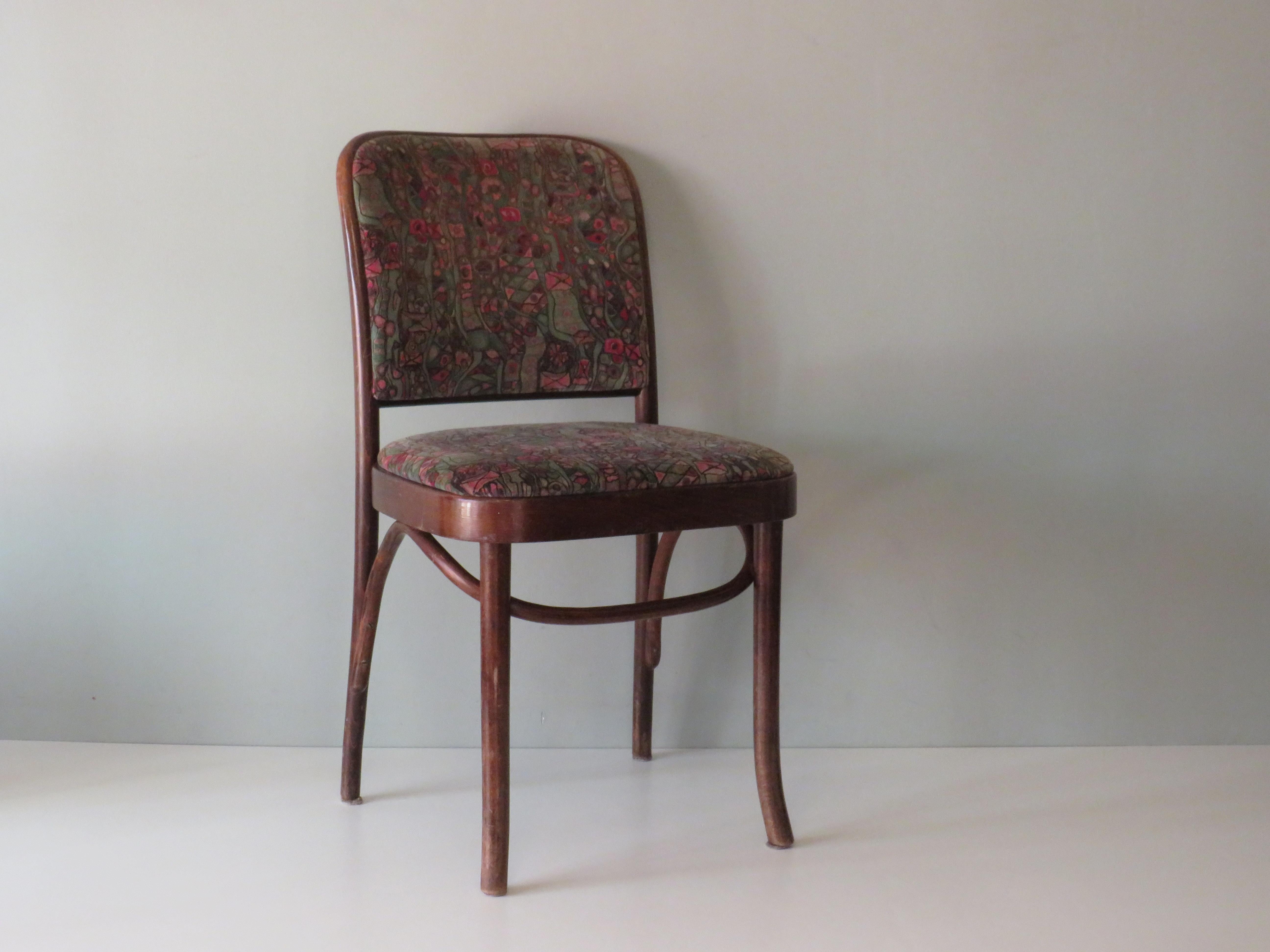 4 Thonet Chairs, Model Prague No. 811, First Half of the 20th Century For Sale 3