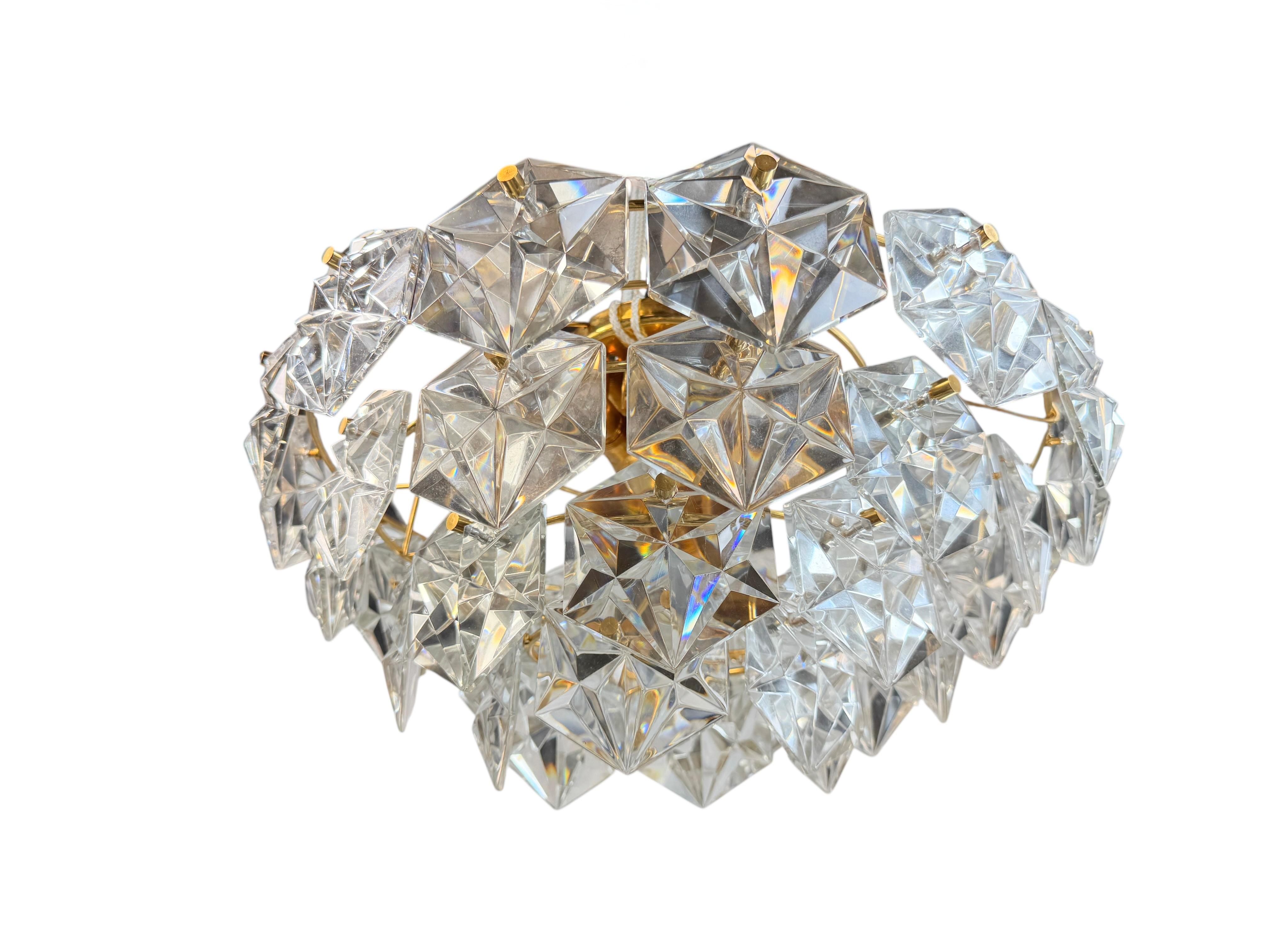 Lámpara empotrada de cristal de latón dorado de 4 niveles by Kinkeldey Años 70 Moderno de mediados de siglo en venta