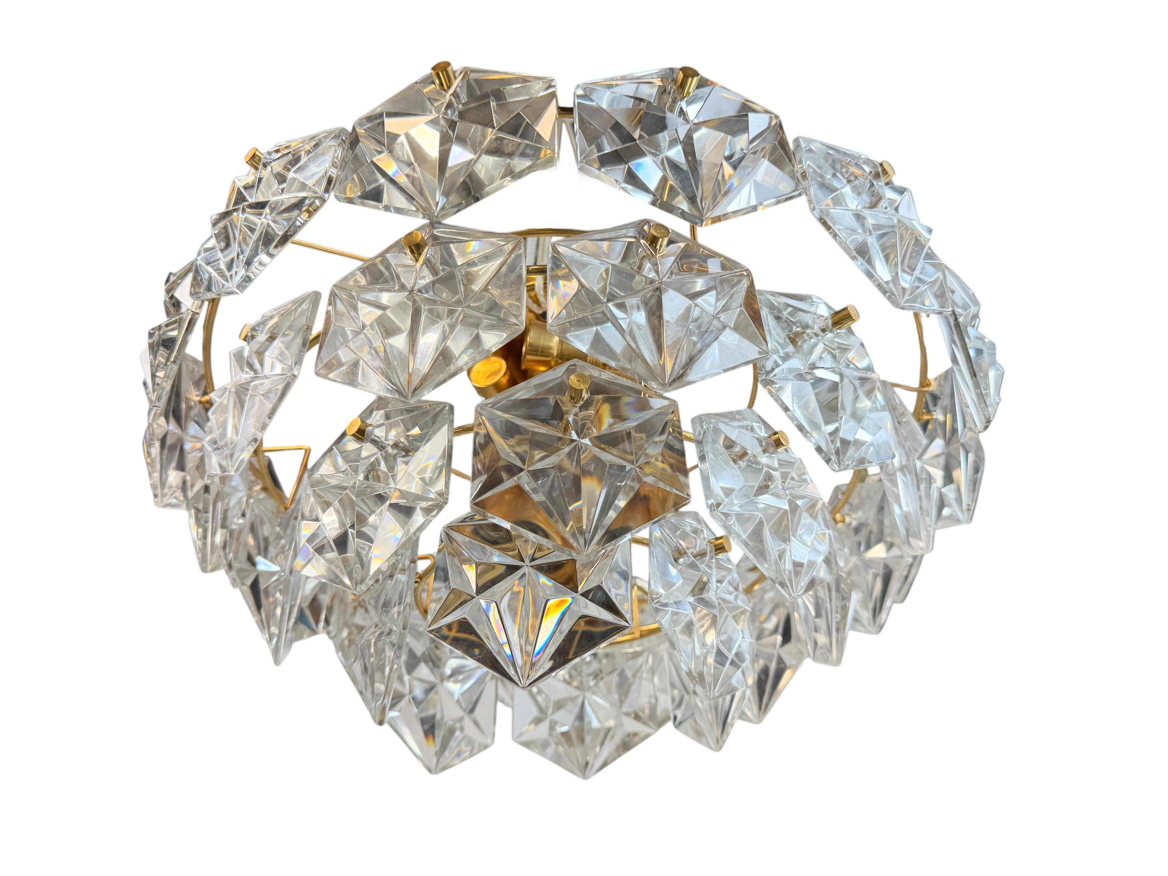 Lámpara empotrada de cristal de latón dorado de 4 niveles by Kinkeldey Años 70 Metal en venta