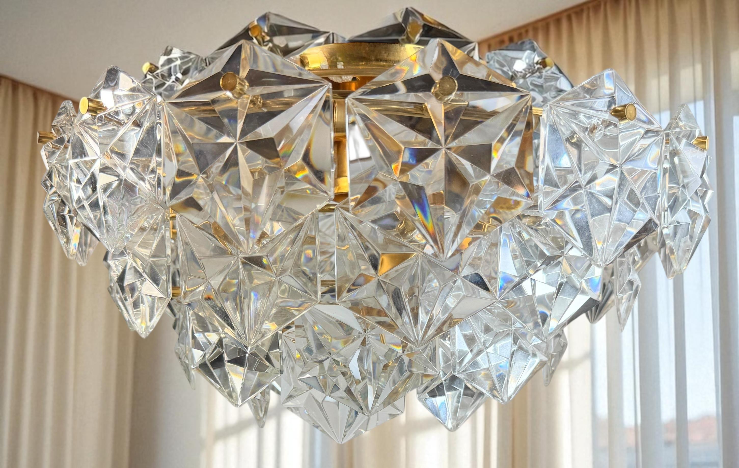 Lámpara empotrada de cristal de latón dorado de 4 niveles by Kinkeldey Años 70 en venta 1