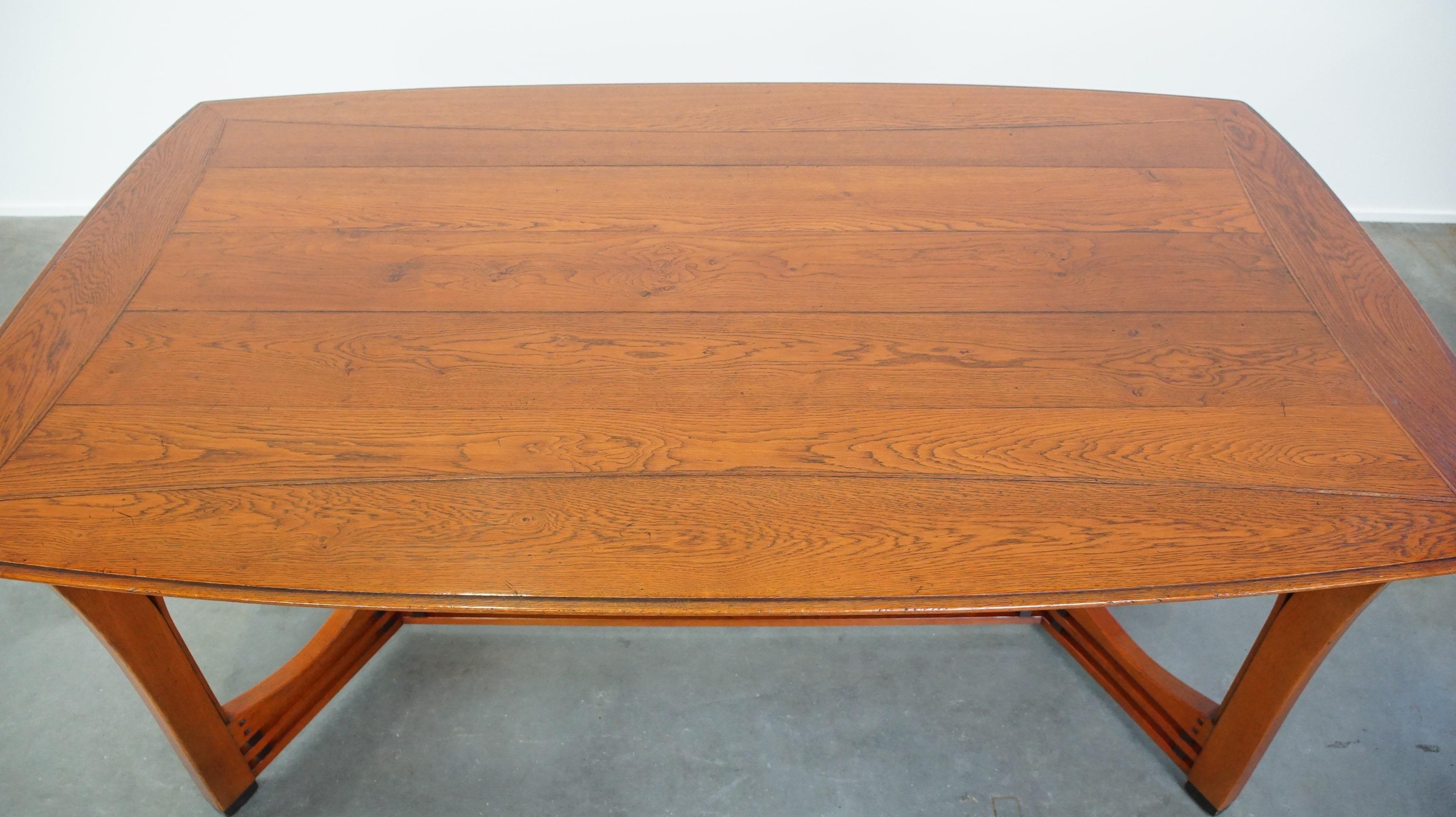 XXIe siècle et contemporain Table de salle à manger Art Nouveau de 4 à 6 personnes par Schuitema avec des détails étonnants en vente