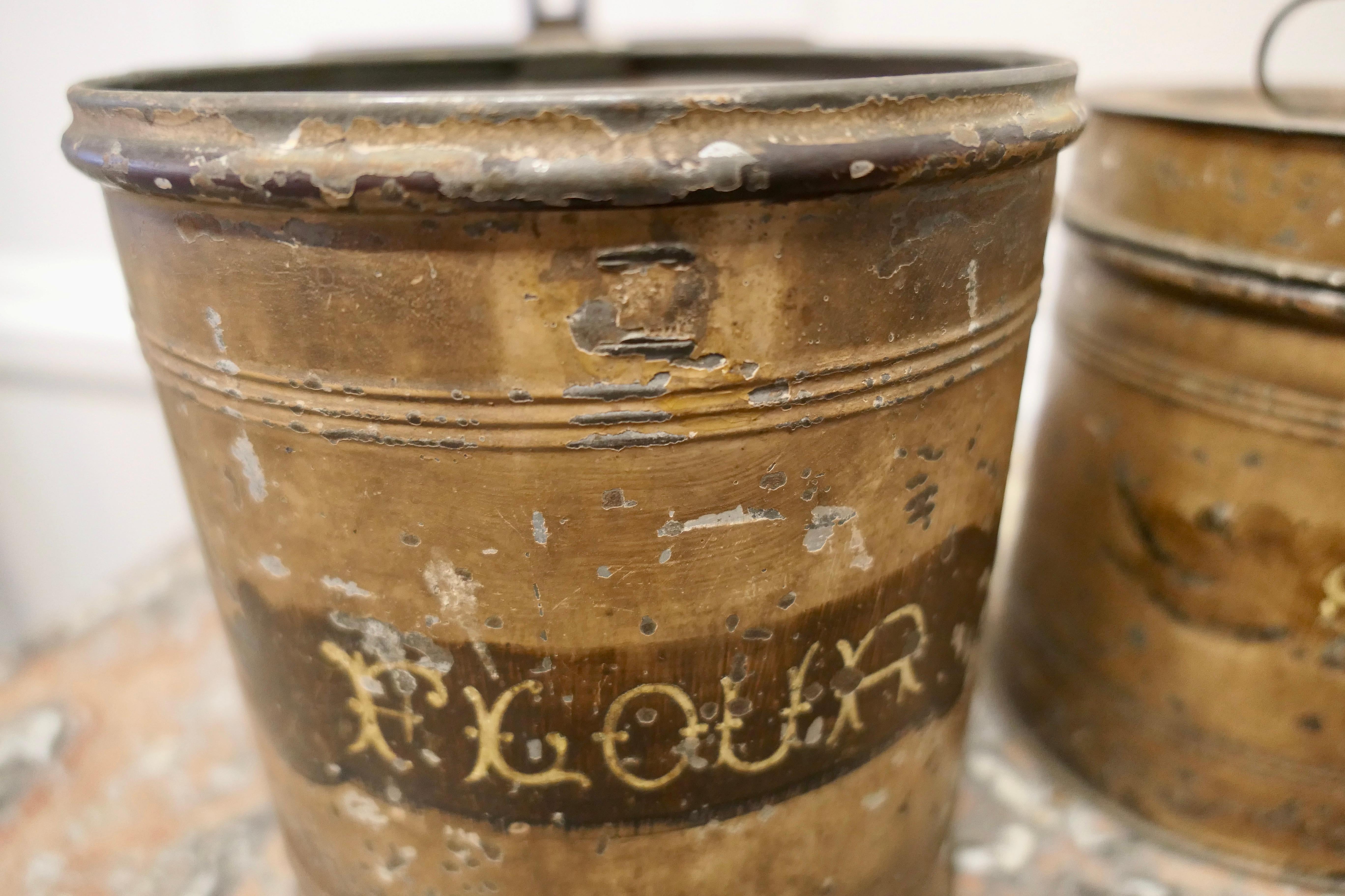 4 Tolewear Kitchen Food Canisters In Good Condition For Sale In Chillerton, Isle of Wight