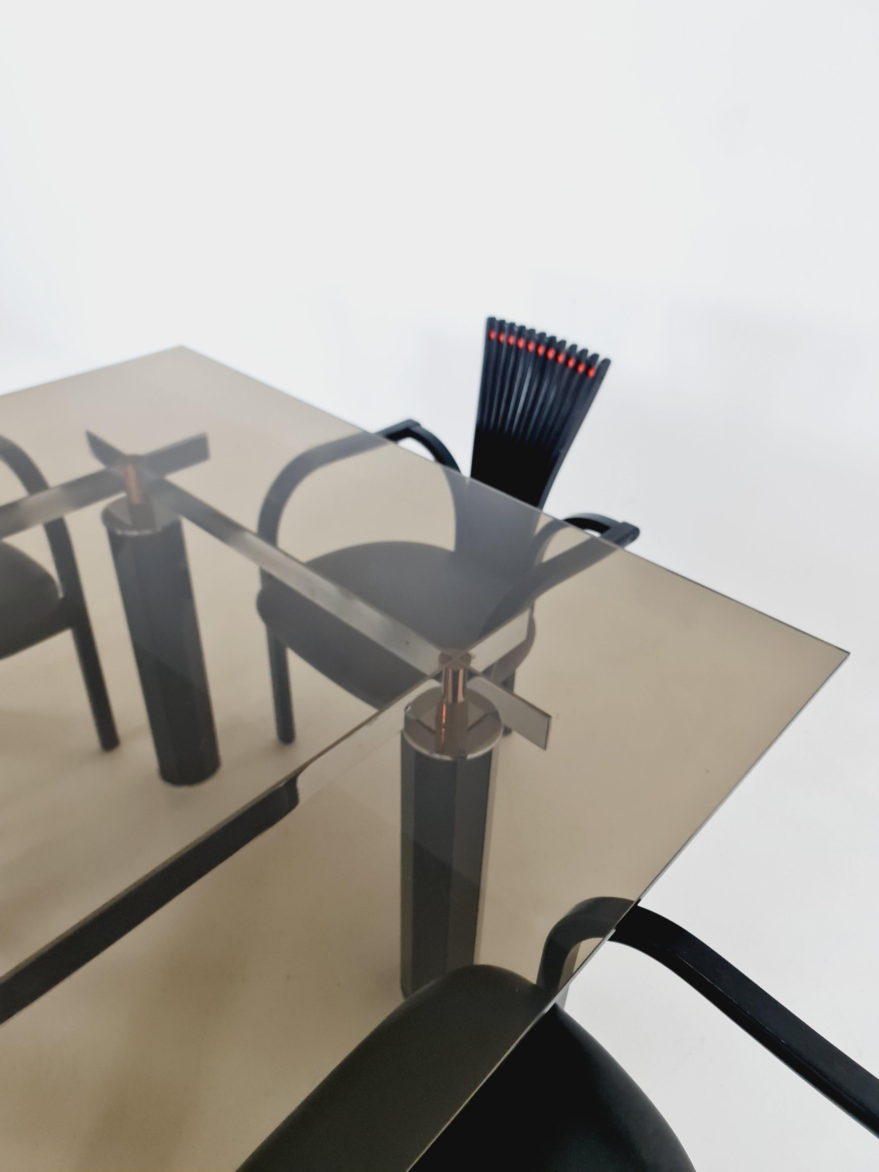Mid-Century Modern 4 chaises de salle à manger Totem de Torstein Nilsen pour Westnofa, table de design italien en vente