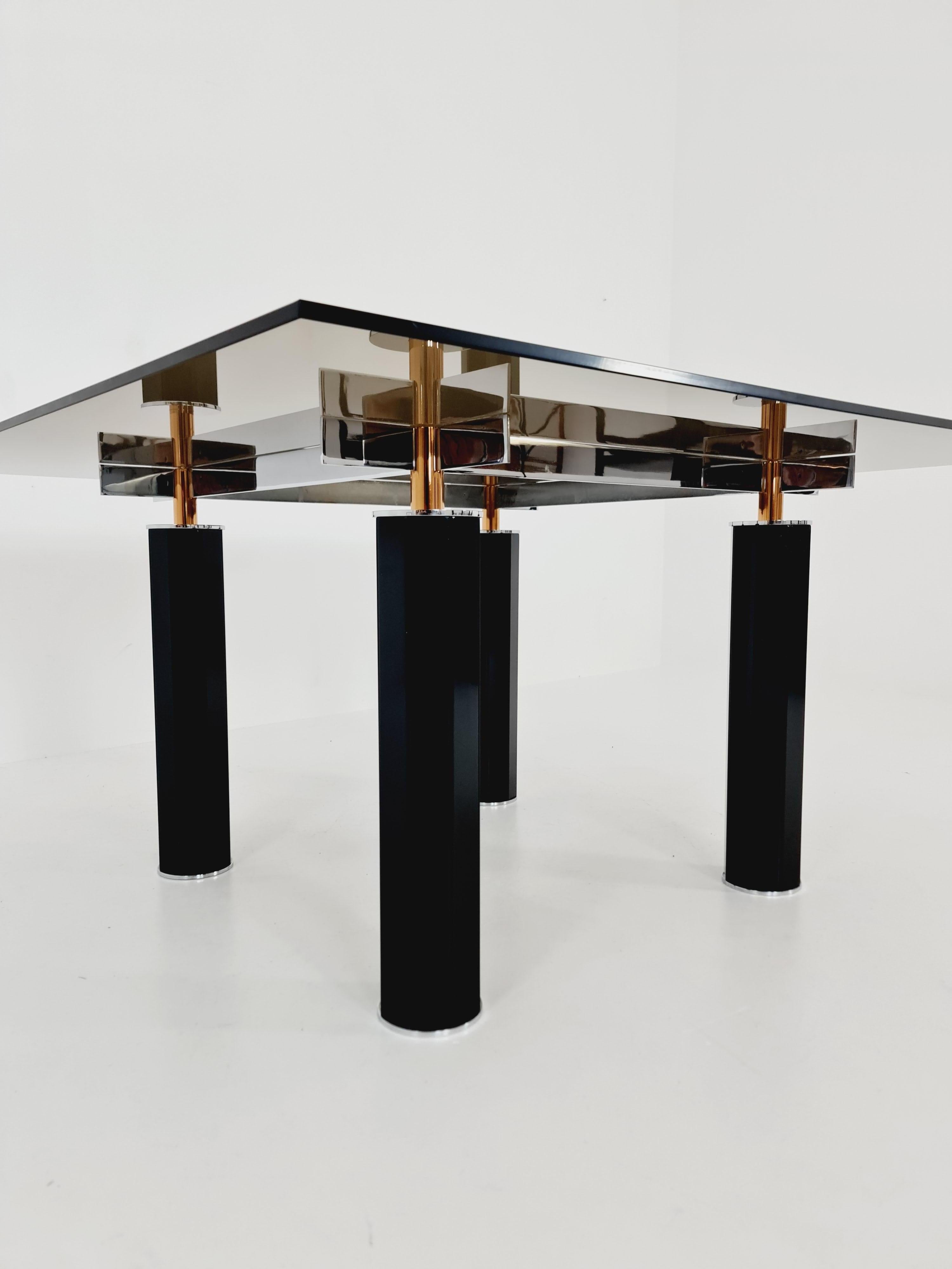 Fin du 20e siècle 4 chaises de salle à manger Totem de Torstein Nilsen pour Westnofa, table de design italien en vente