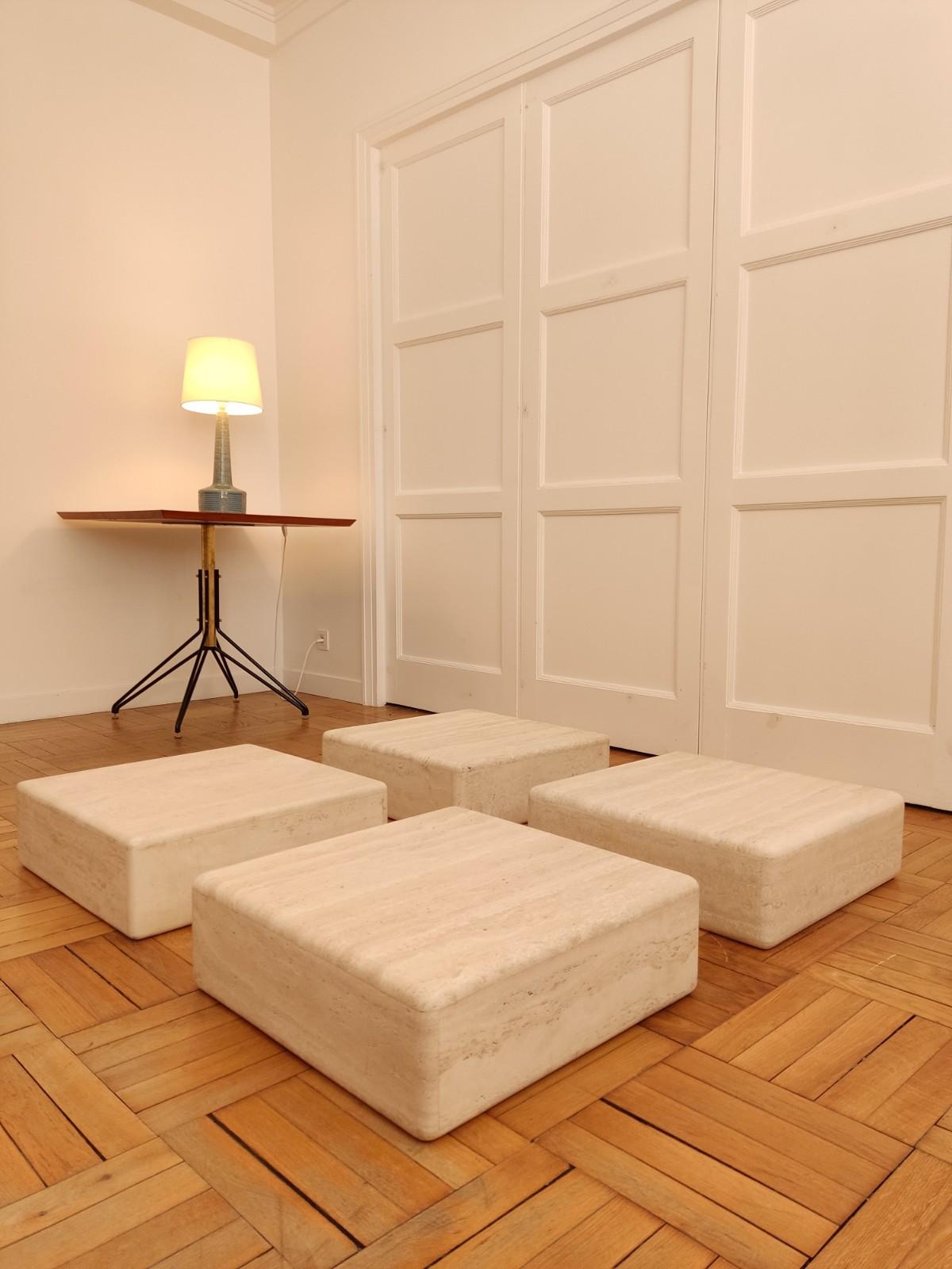 4 Travertine Squares, Modular Coffee Table  In Good Condition For Sale In Paris, FR