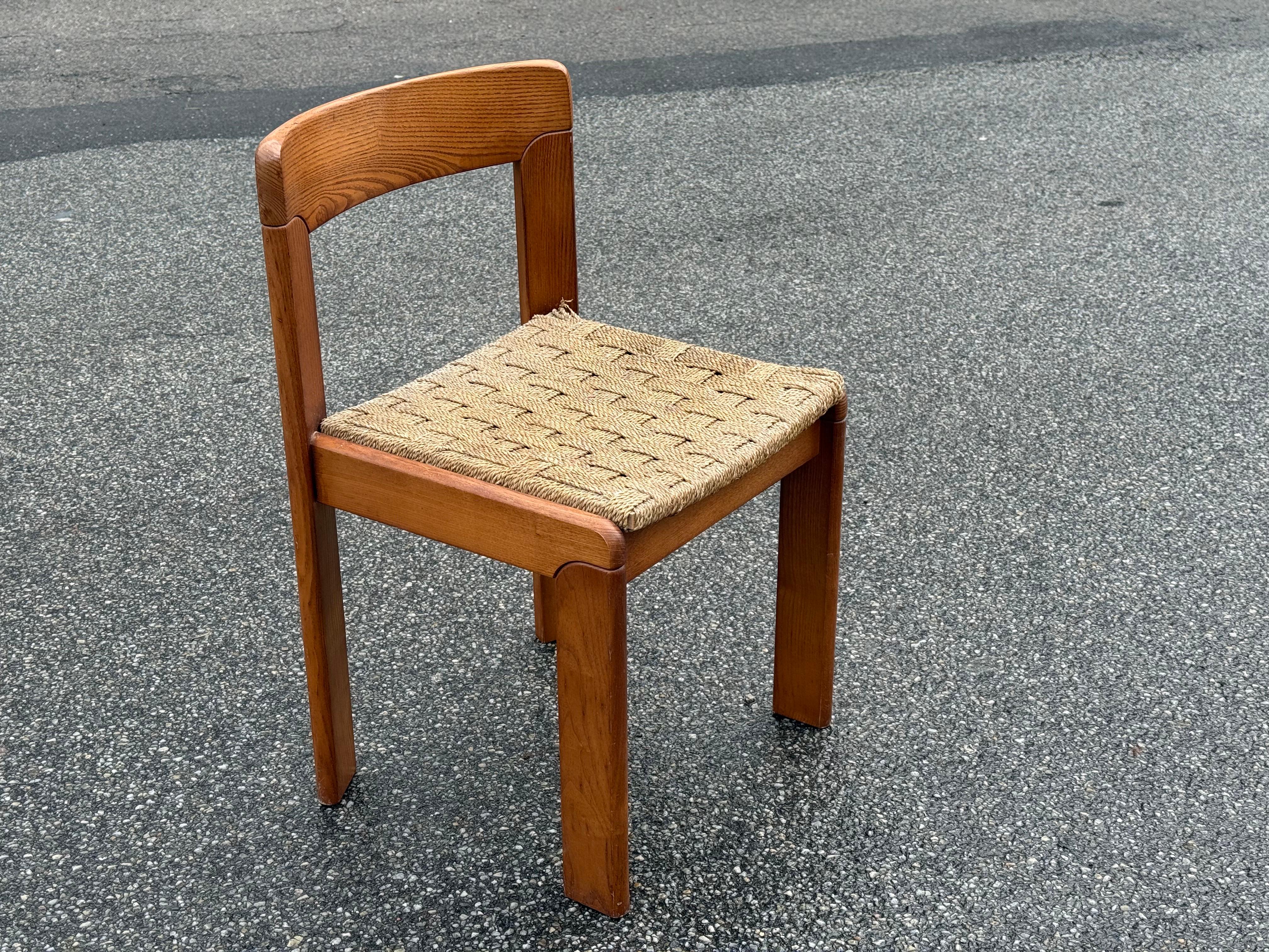 4 sedie da pranzo italiane uniche del Mid century modern degli anni '60 in vendita 4