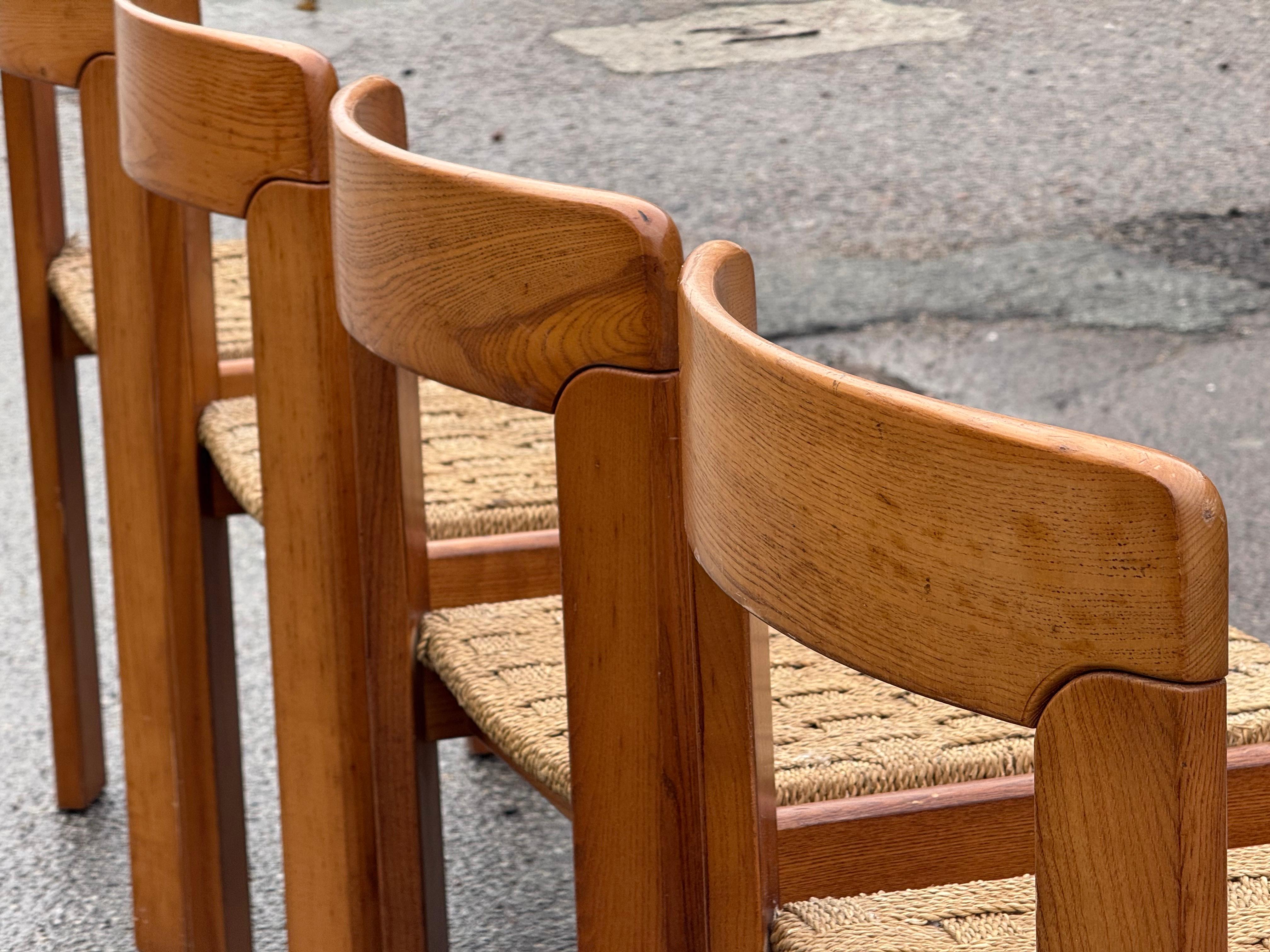 4 sedie da pranzo italiane uniche del Mid century modern degli anni '60 In condizioni buone in vendita a Copenhagen, DK