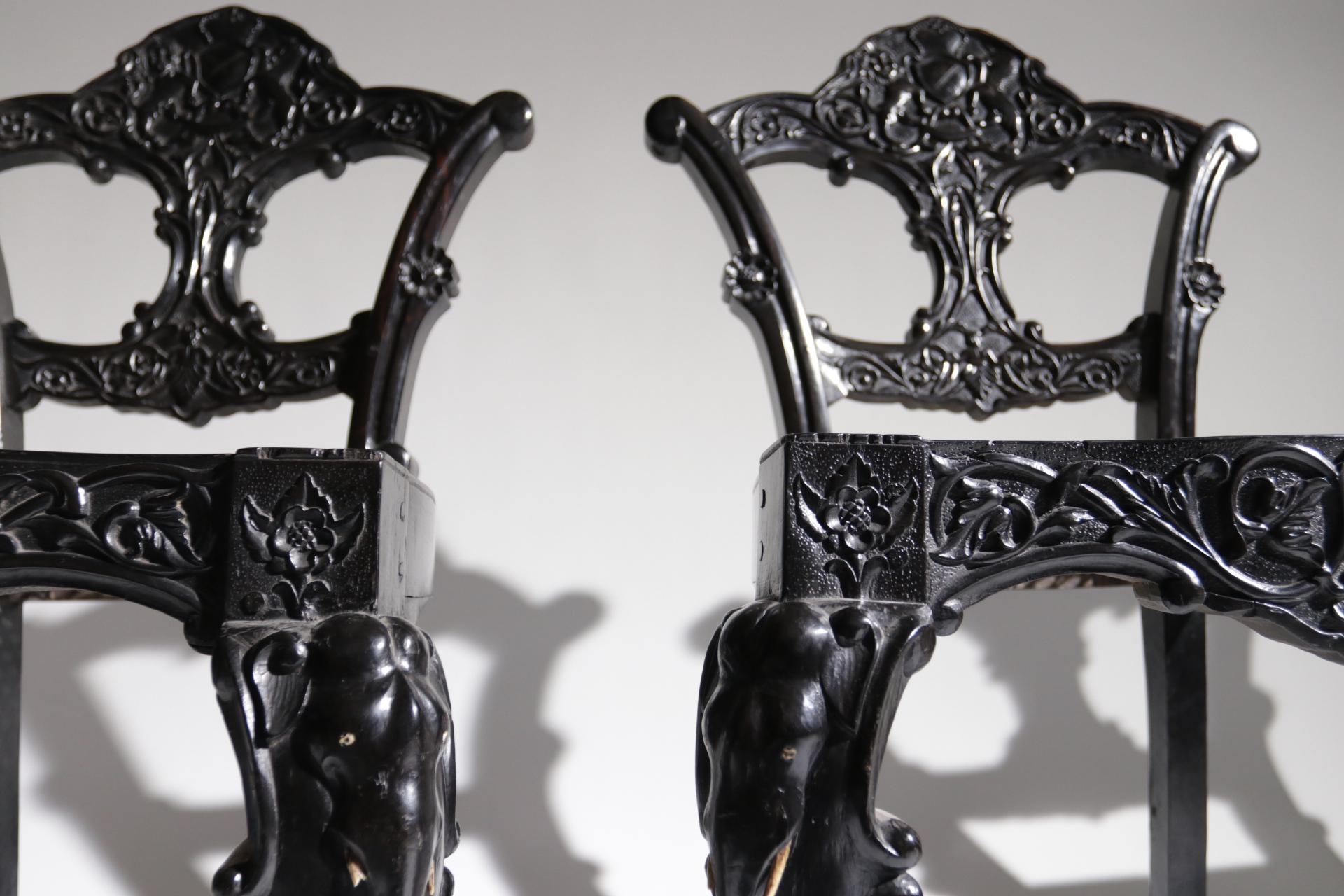 4 chaises uniques de style néo-rococo en ébène massif d'origine anglo-indienne ou de Ceylan en vente 11