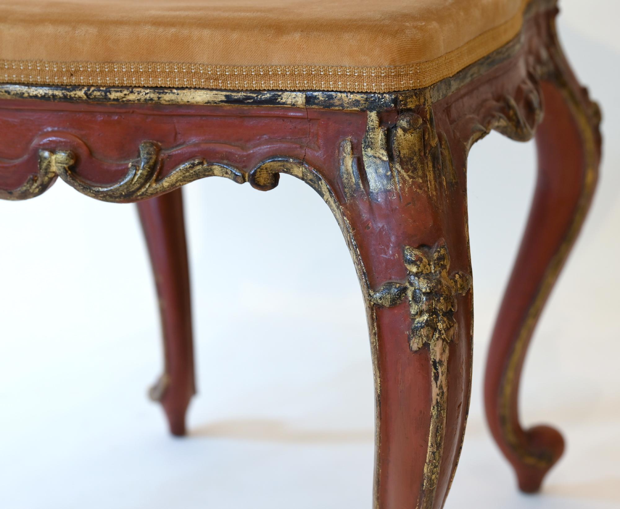 18th Century and Earlier 4 Venetian Chairs 18th Century Red Lacquered Painted Partially Giltwood, Italy For Sale
