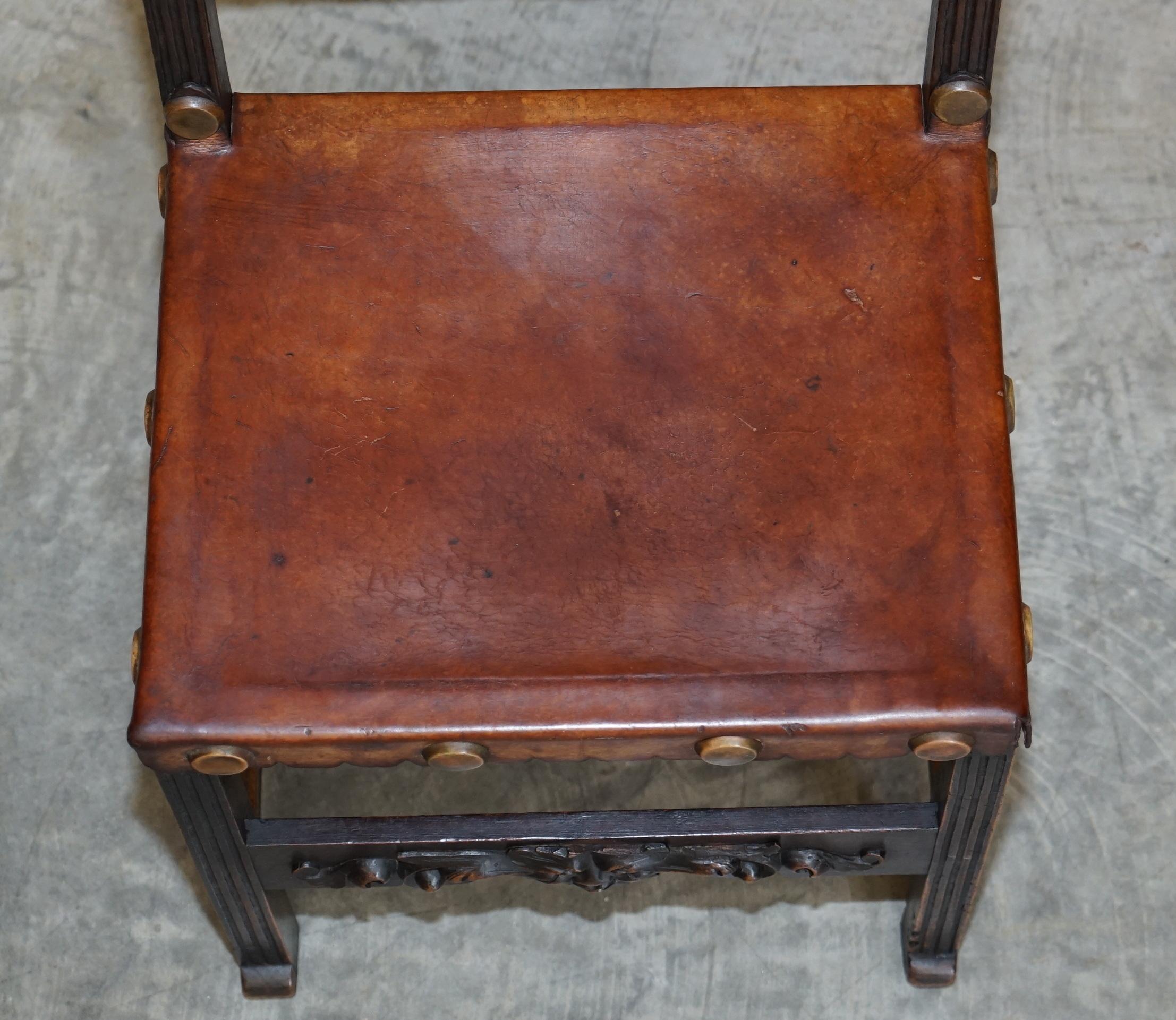 4 Victorian Oak Carved Dining Chairs Armorial Crest Coat of Arms Brown Leather 8