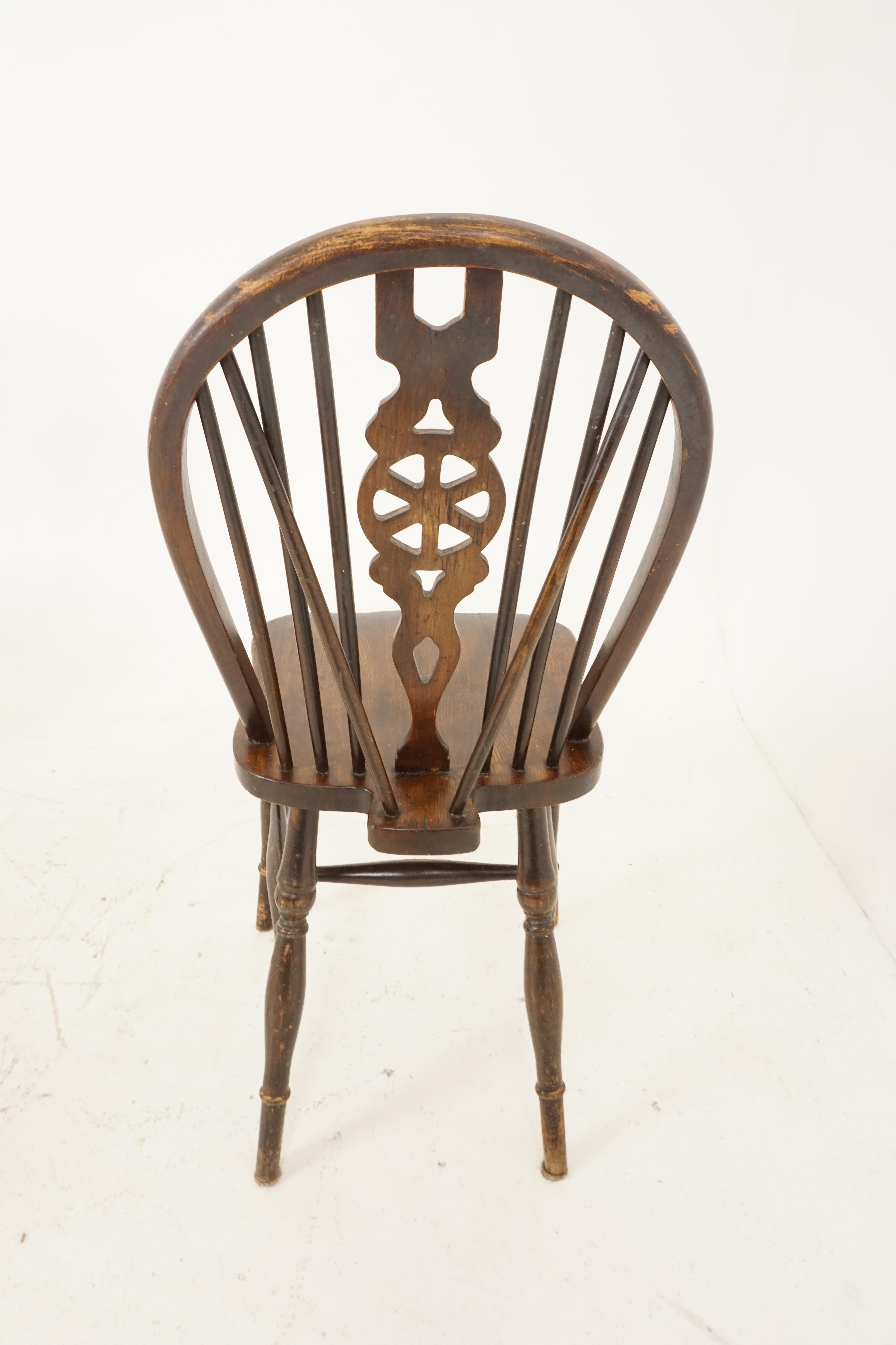 4 Vintage Beechwood Chairs, Wheelback Windsor Chairs, Canada 1940, B2270 1