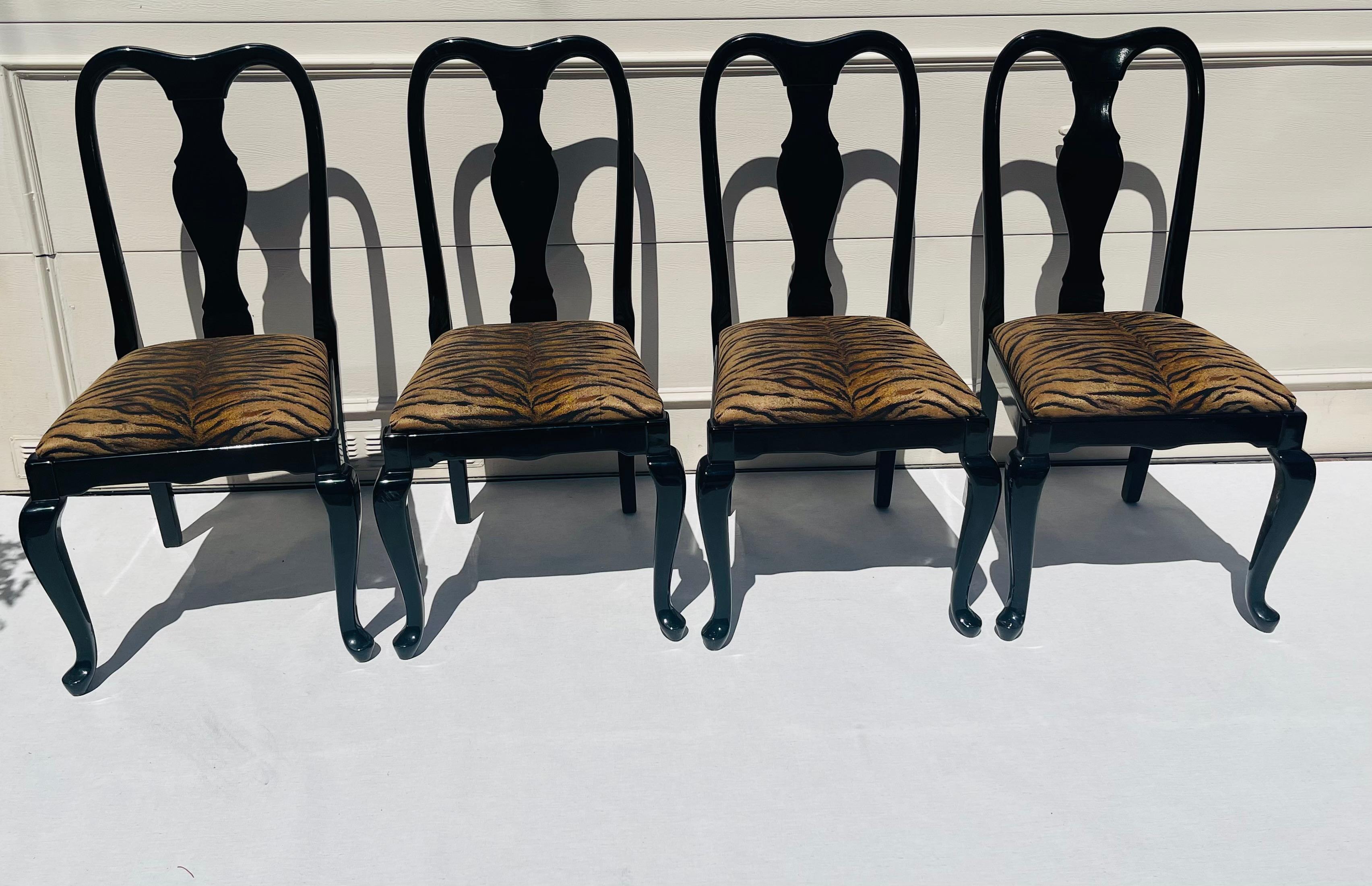 4 Vintage Black Lacquer Tiger Brocade Hollywood Regency Chairs In Good Condition For Sale In Boca Raton, FL