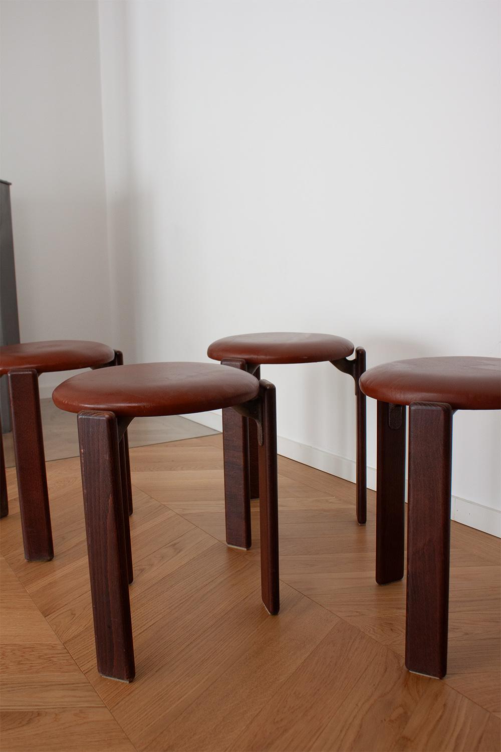 4 tabourets vintage à 3 pieds Bruno Rey en bois foncé et cuir par Dietiker en vente 4