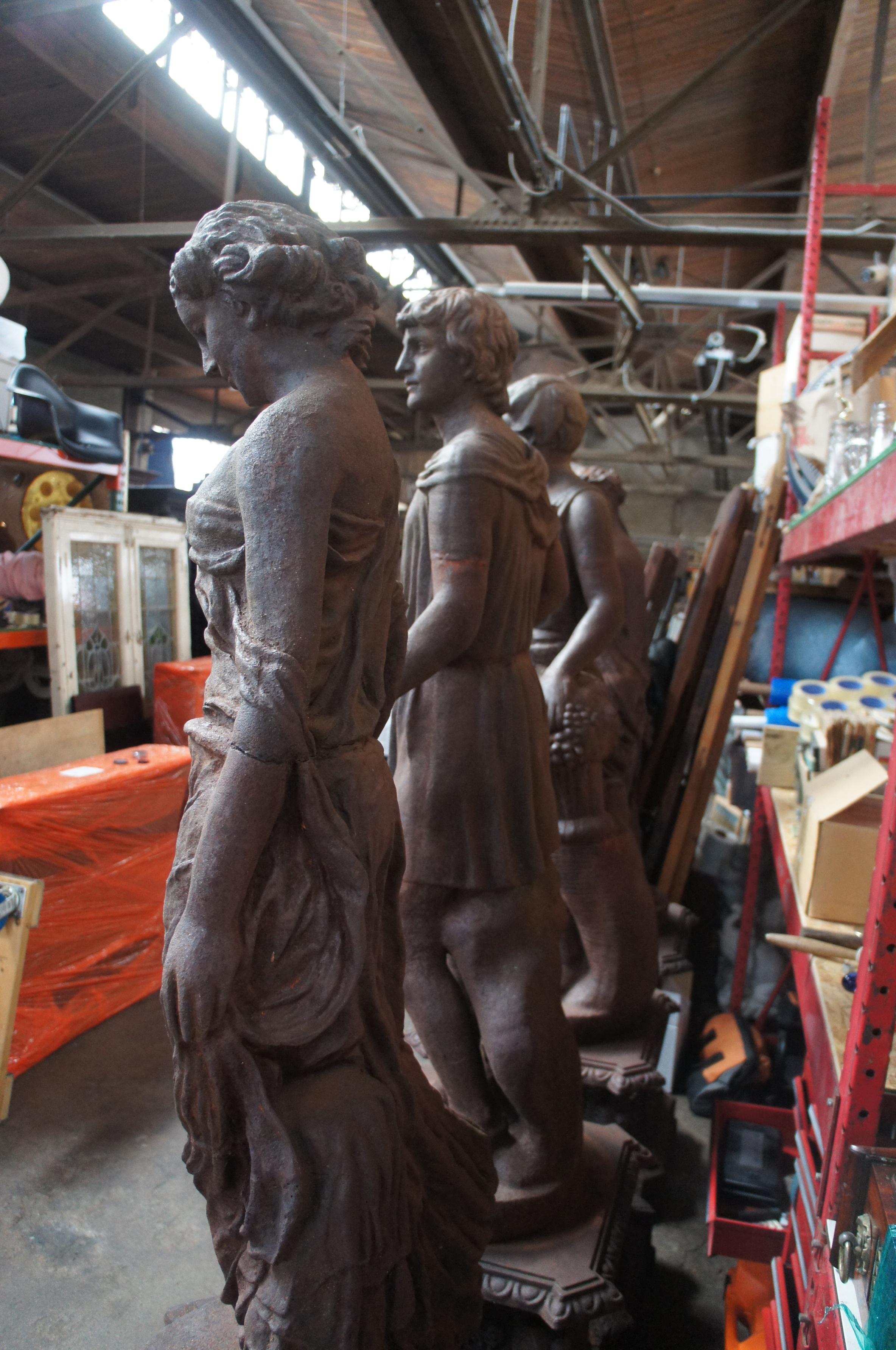 4 Vintage Cast Iron Four Seasons Garten Statuen Figuren Skulpturen Pedestals 90