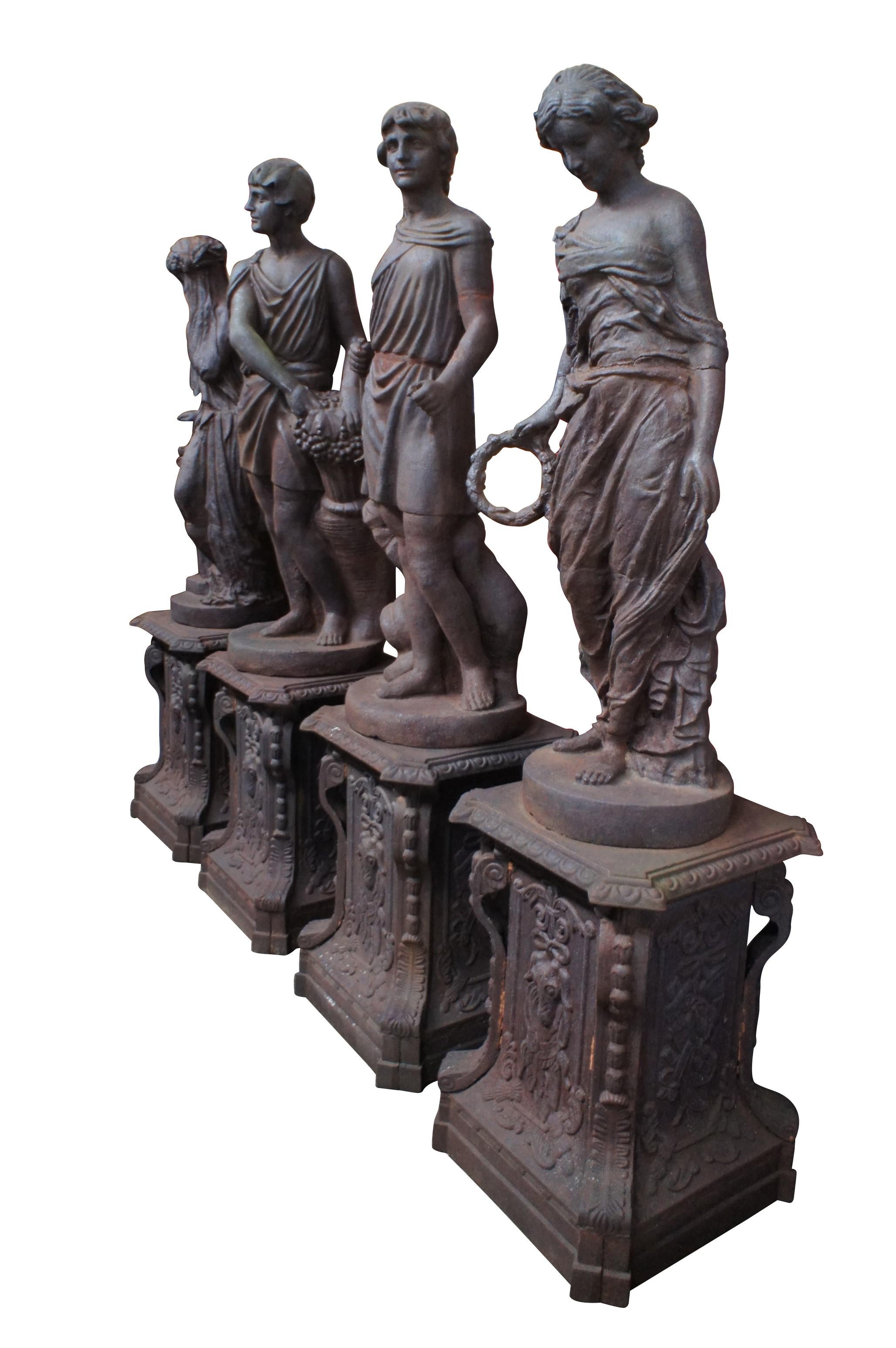 Grec classique 4 Statues de jardin Four Seasons en fonte vintage Figures Sculptures Pedestals 90
