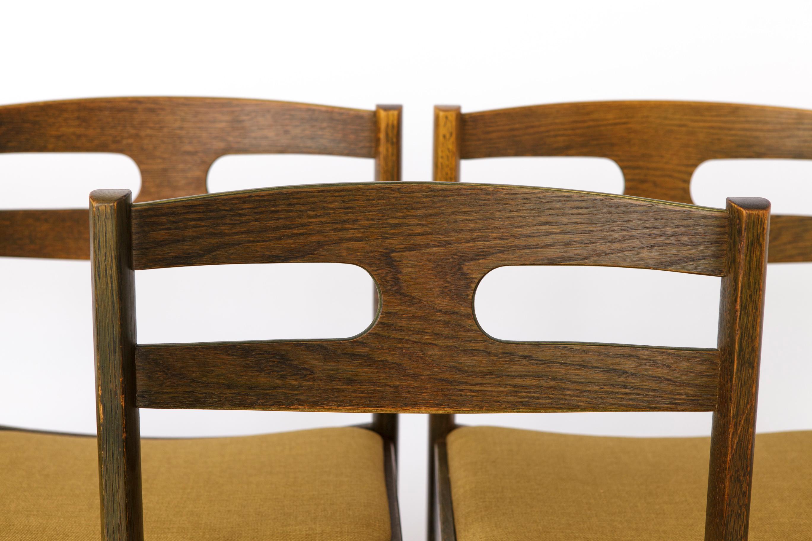 Charming Set of 4 Vintage Dining Chairs by Finnish Architect Esko Pajamies for Asko
Production Period: 1960s

Elevate your dining space with this exquisite set of four vintage chairs designed by renowned Finnish architect Esko Pajamies for the