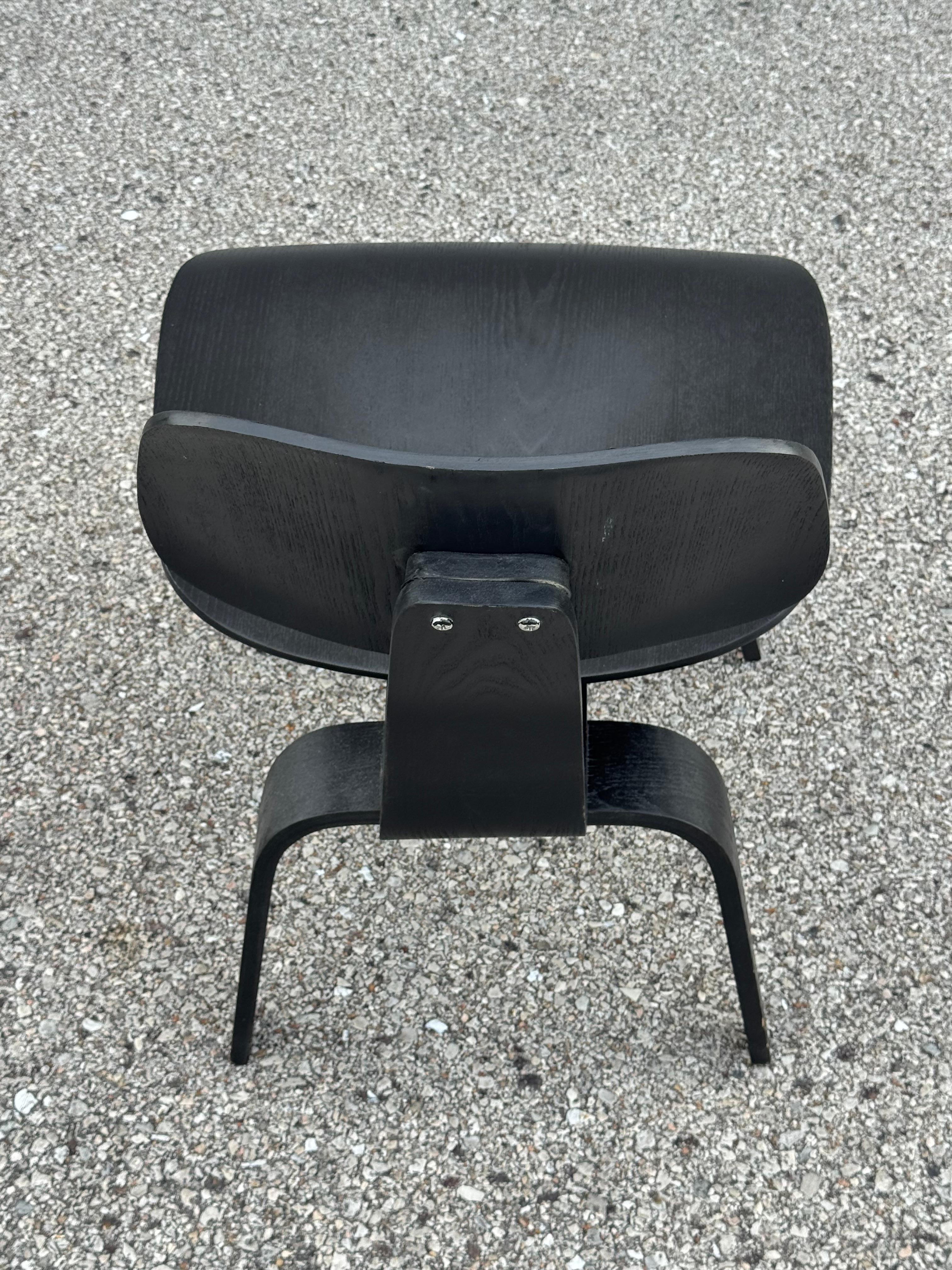 4 Vintage Charles & Ray Eames Ebonized Plywood DCW Chairs for Herman Miller For Sale 7