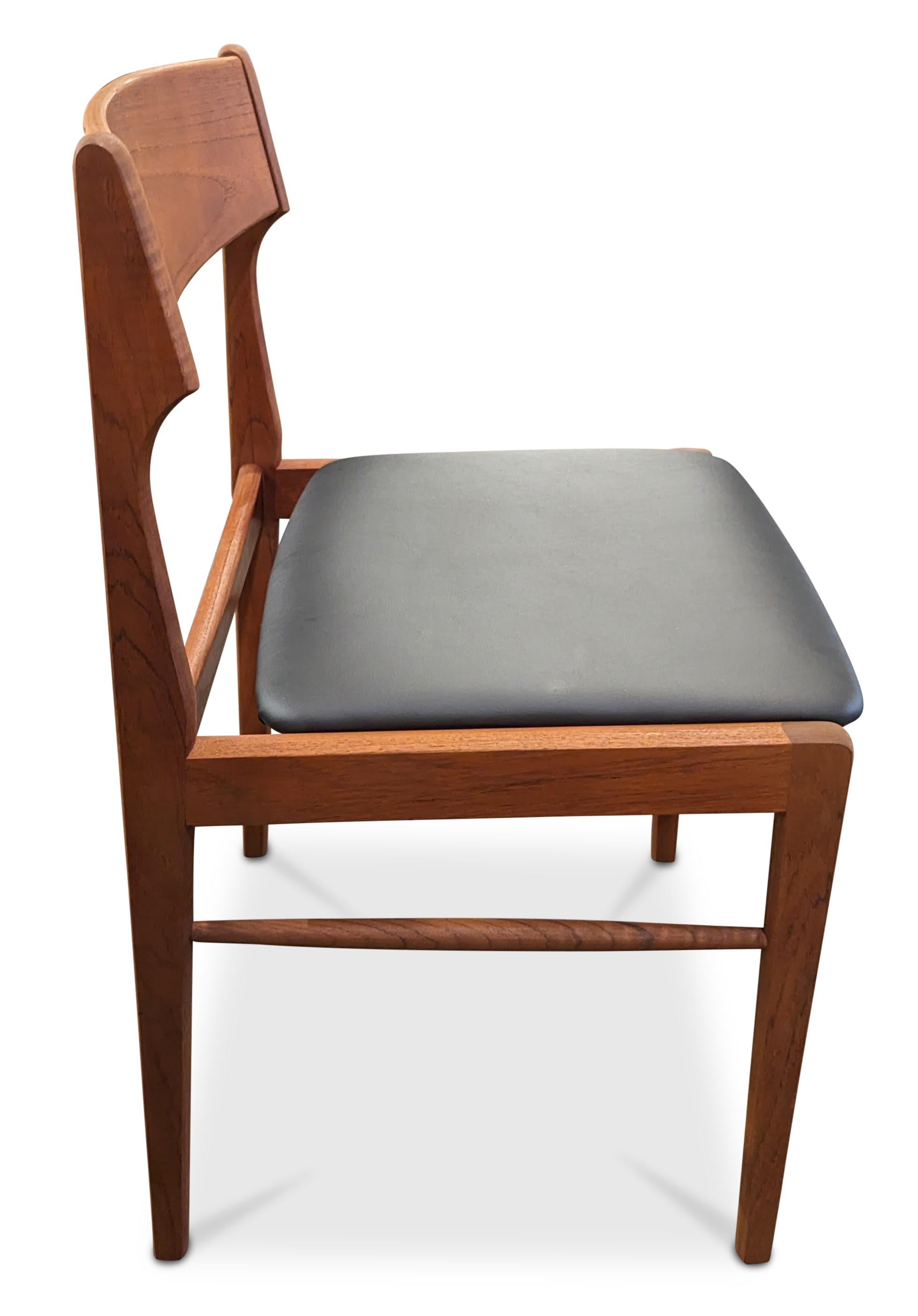4 Vintage Danish Mid Century Teak Dining Chairs - 072307 In Good Condition In Jersey City, NJ