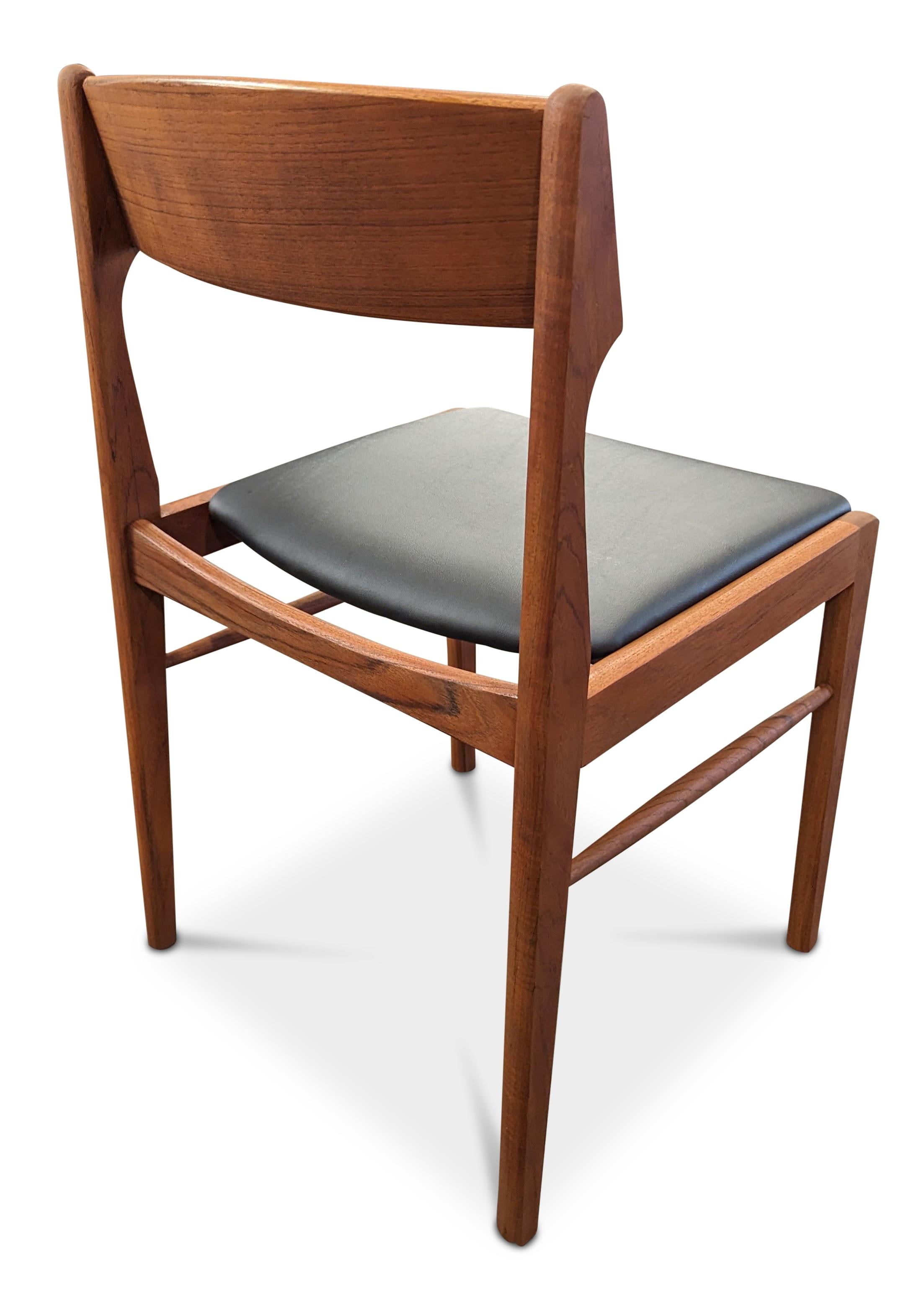 Mid-20th Century 4 Vintage Danish Mid Century Teak Dining Chairs - 072307