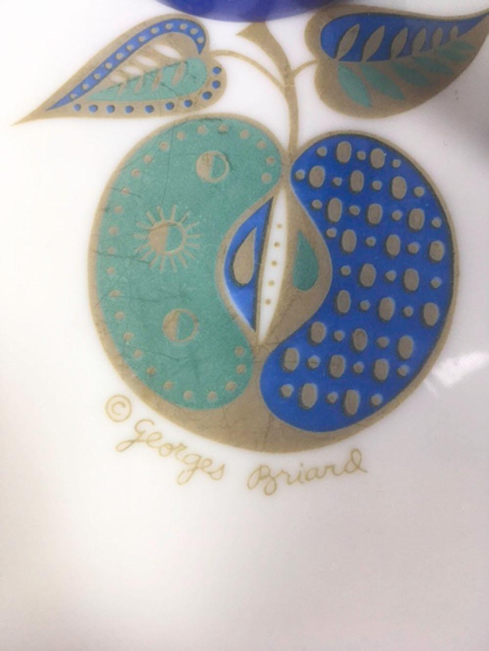 4 Vintage Georges Briard Snack Sets in the Forbidden Fruit Pattern In Good Condition In Nantucket, MA
