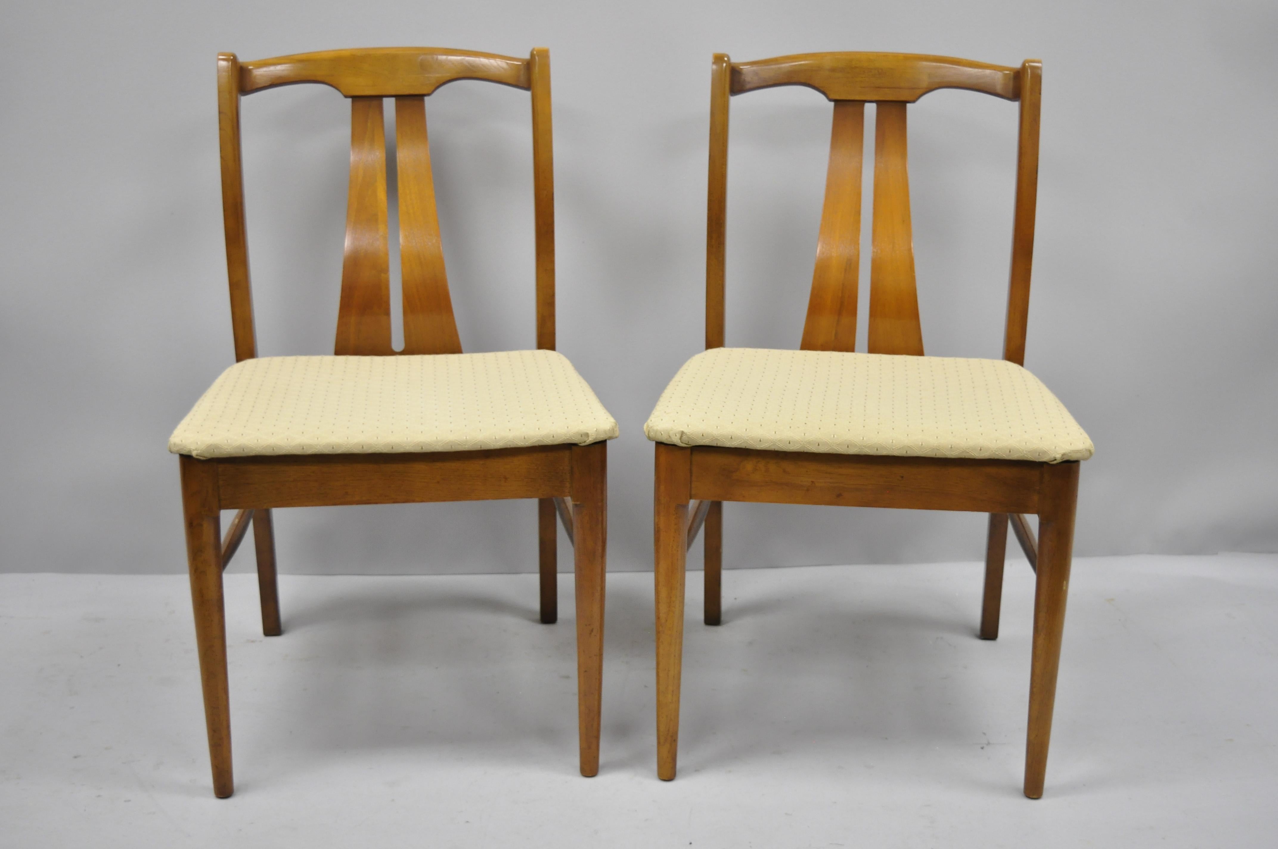 4 Vintage Mid-Century Modern Curved Back Sculptured Walnut Dining Chairs For Sale 2