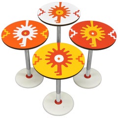 4 tables d'appoint rondes vintage à motif géométrique orange, jaune et blanc de R. Johnson