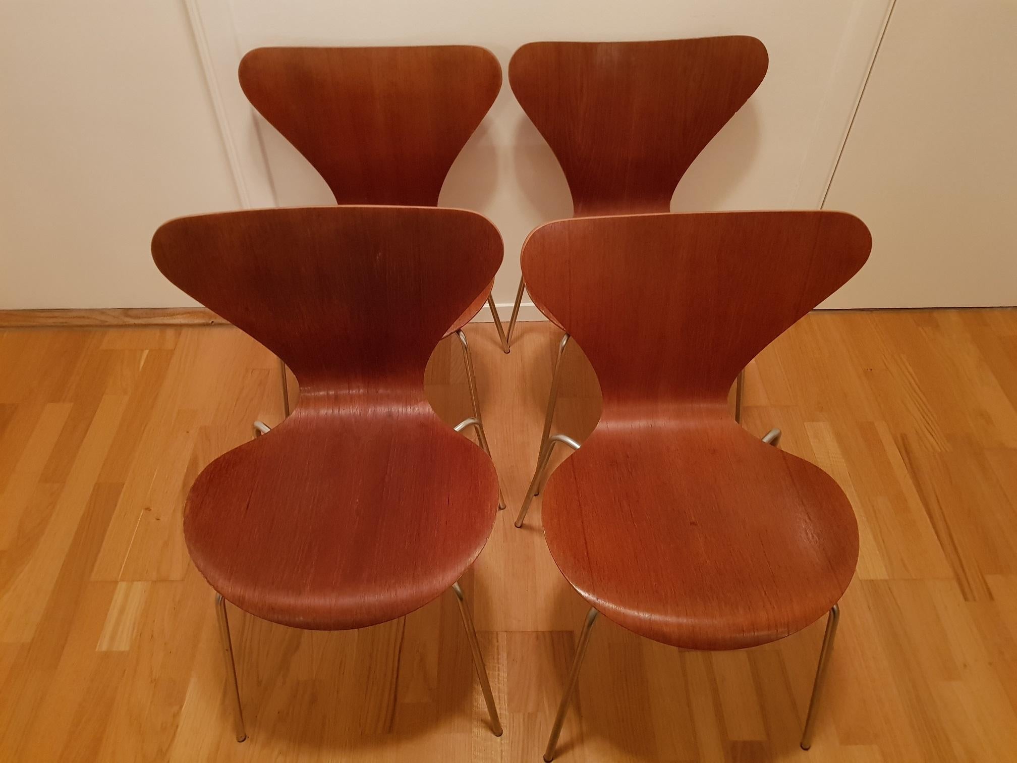 4 Vintage Series 7 Chairs 3107 in Teak by Arne Jacobsen for Fritz Hansen In Good Condition For Sale In Limhamn, SE