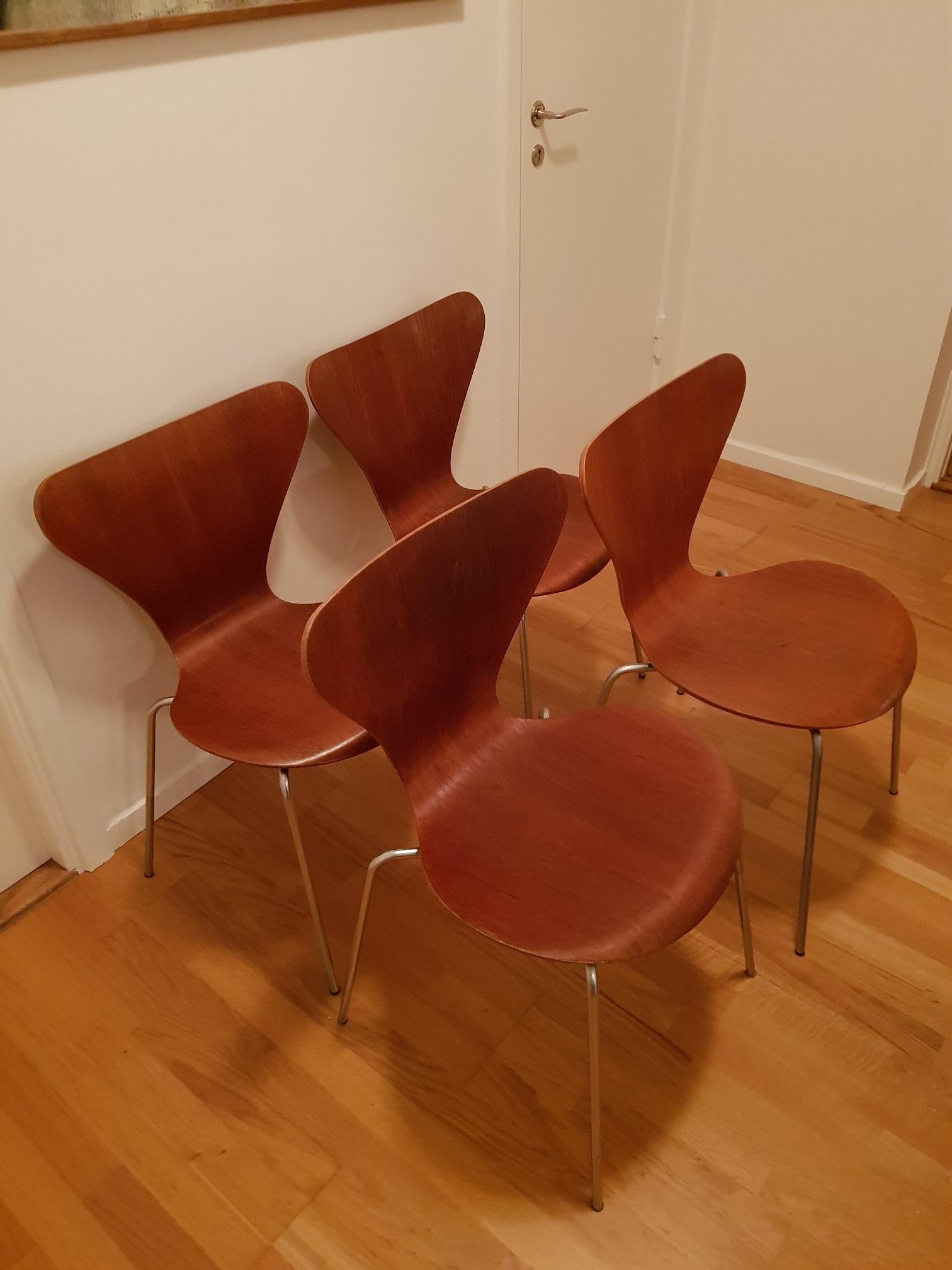 20th Century 4 Vintage Series 7 Chairs 3107 in Teak by Arne Jacobsen for Fritz Hansen For Sale