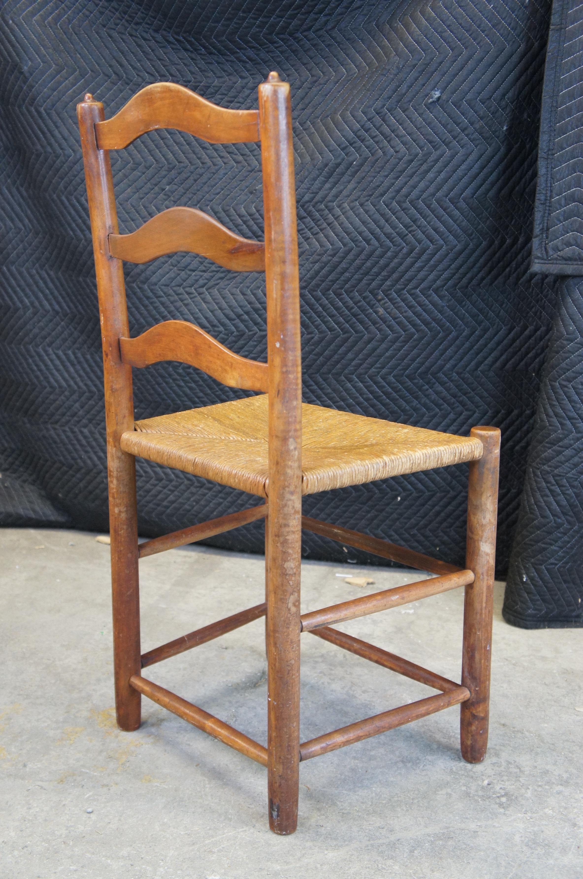 4 Vintage Stickley Maple Shaker Farmhouse Ladder Back Rush Dining Side Chairs In Good Condition In Dayton, OH