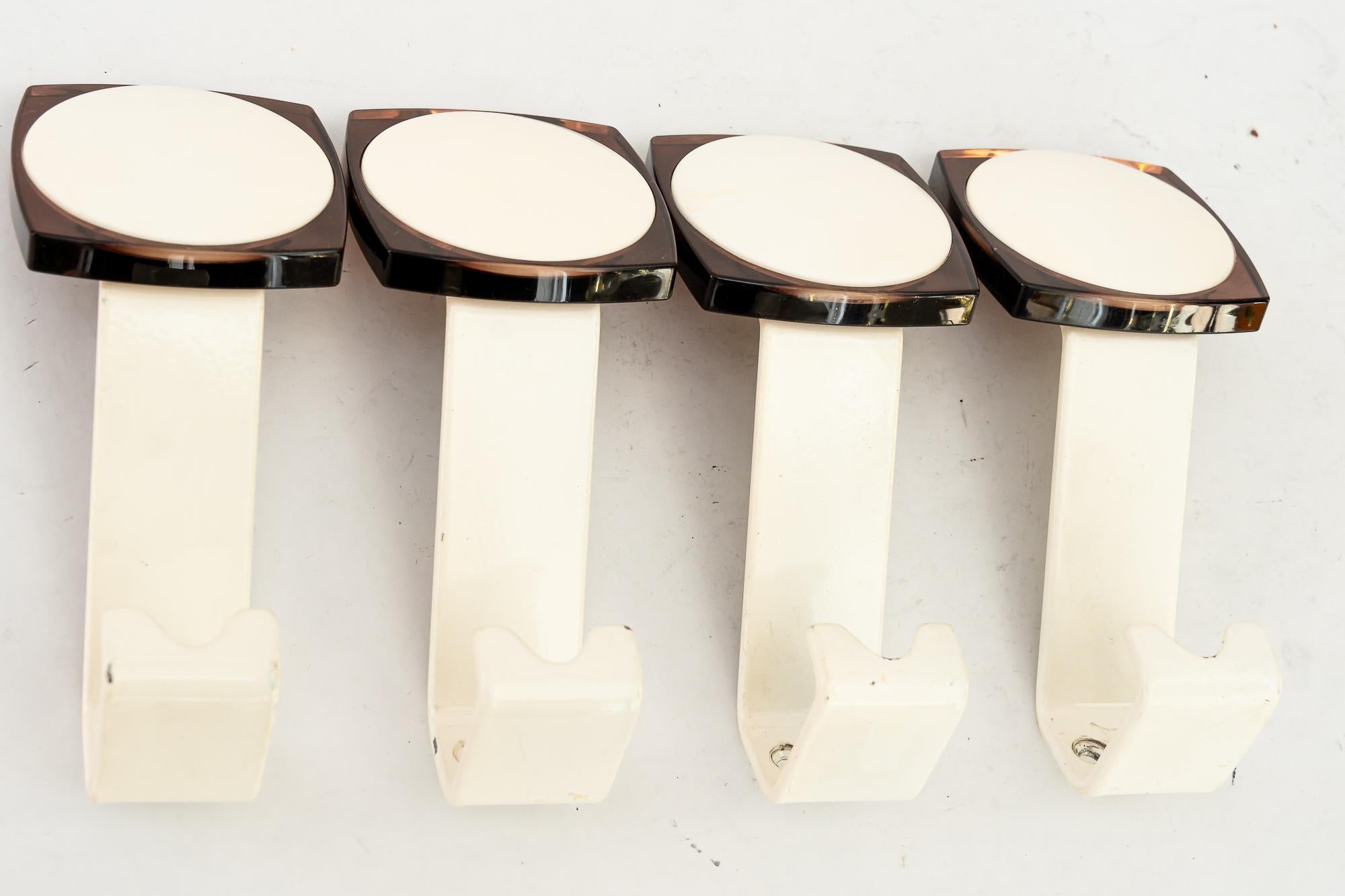 4 Wall Hooks Vienna, 1970s ( priced and sold per piece ) In Good Condition For Sale In Wien, AT