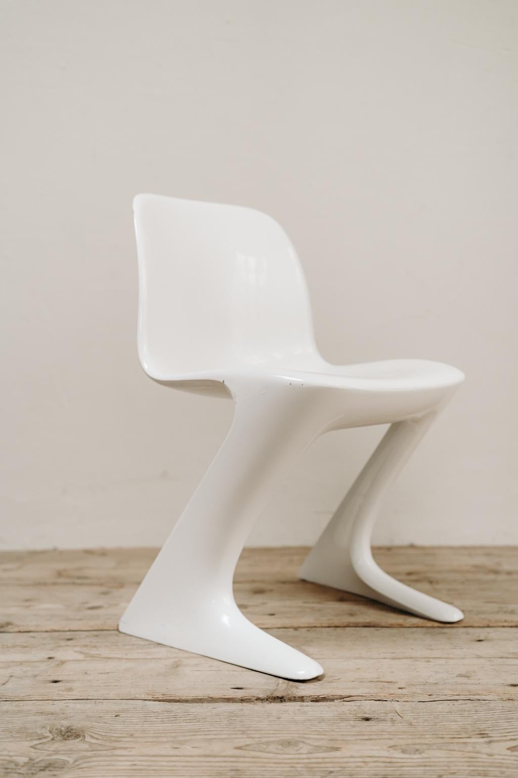 4 White Kangaroo Chairs by Ernst Moeckl 4