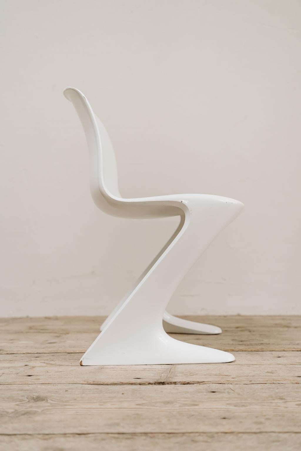 4 White Kangaroo Chairs by Ernst Moeckl 5