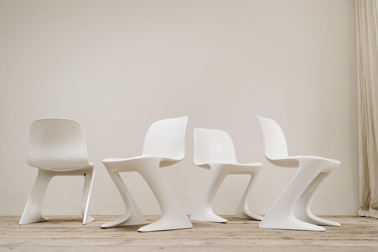 4 White Kangaroo Chairs by Ernst Moeckl In Good Condition In Brecht, BE