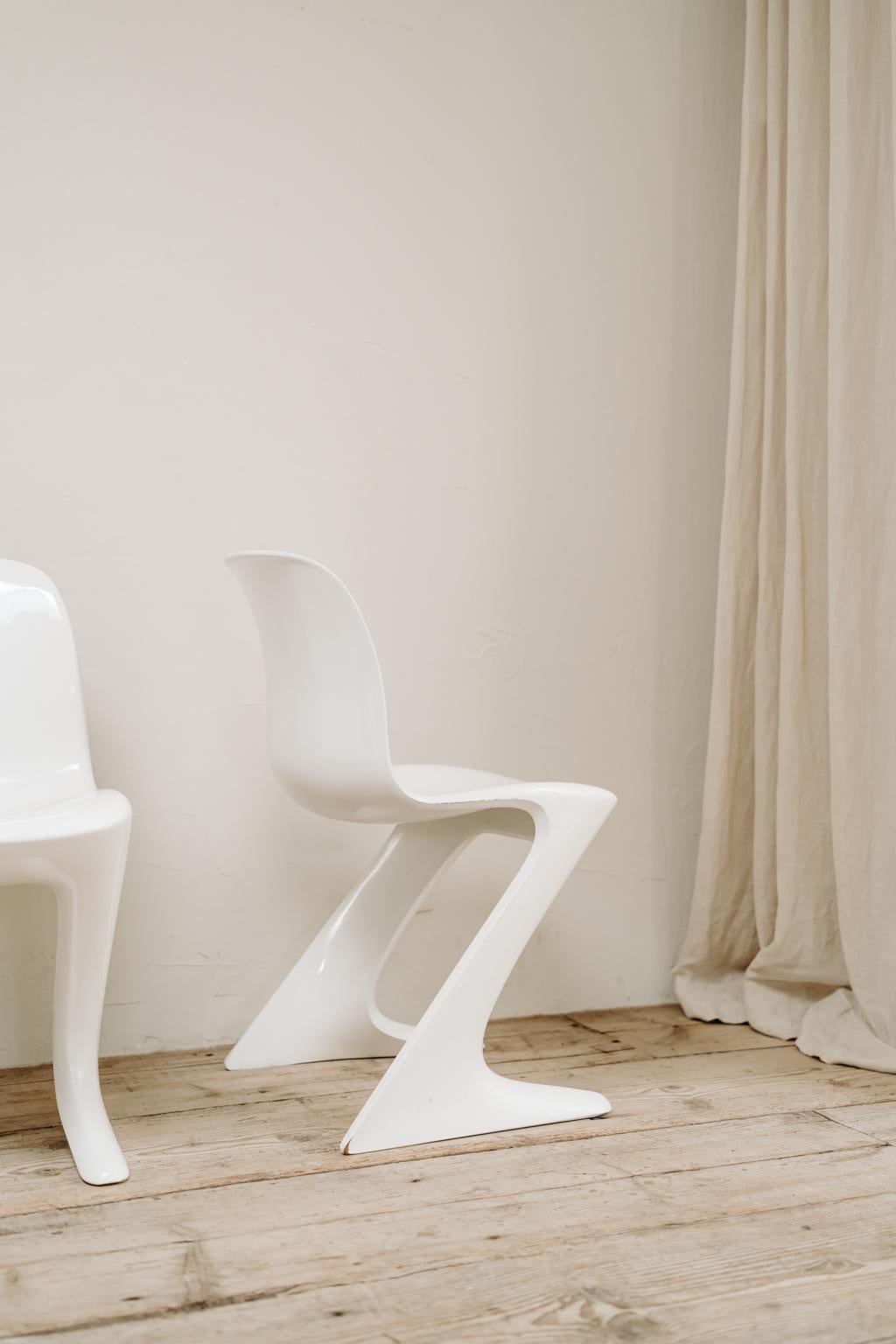 Fiberglass 4 White Kangaroo Chairs by Ernst Moeckl