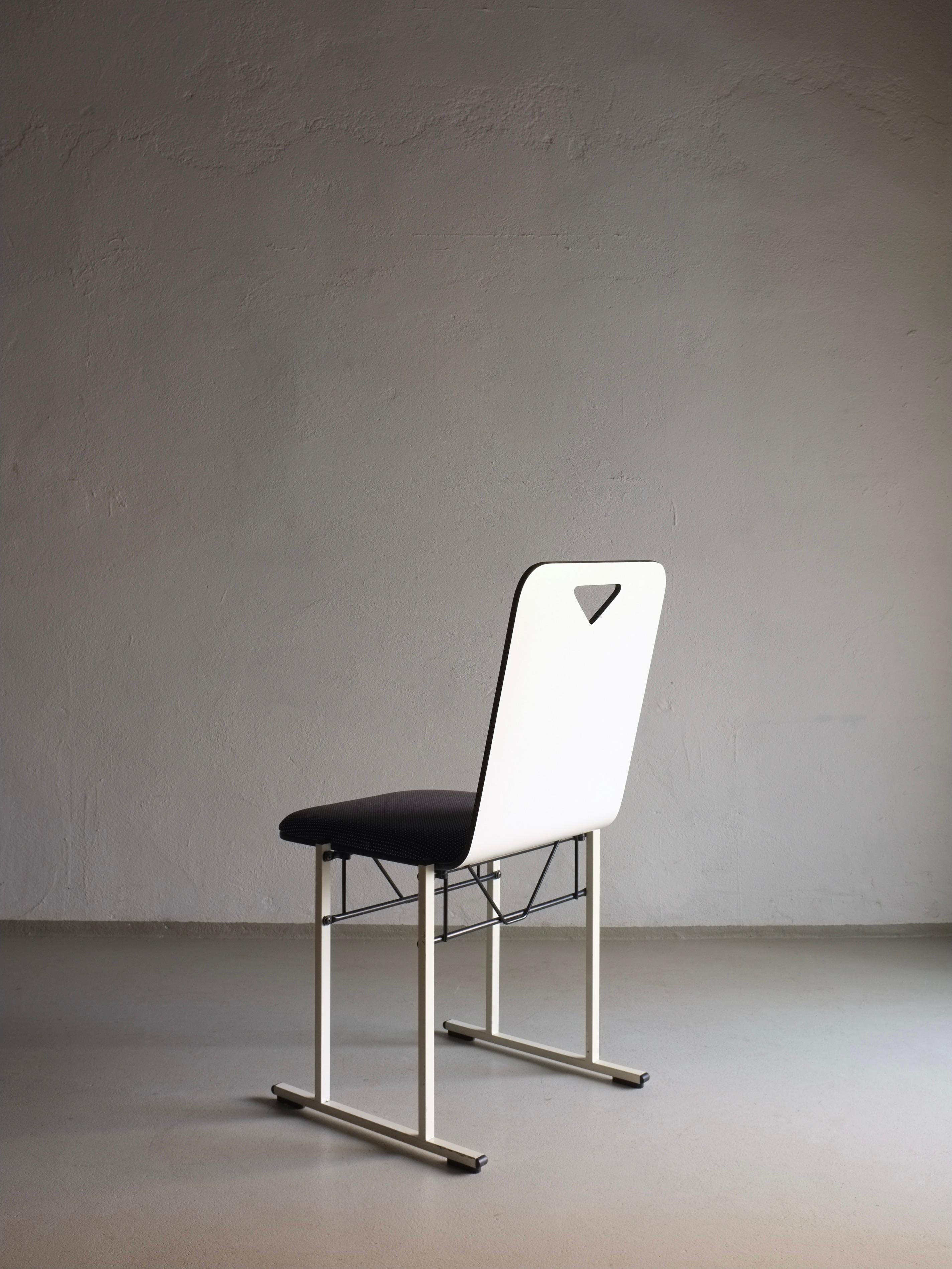 20th Century 4 White Metal Chairs By Yrjö Kukkapuro For Avarte, Finland 1980s For Sale