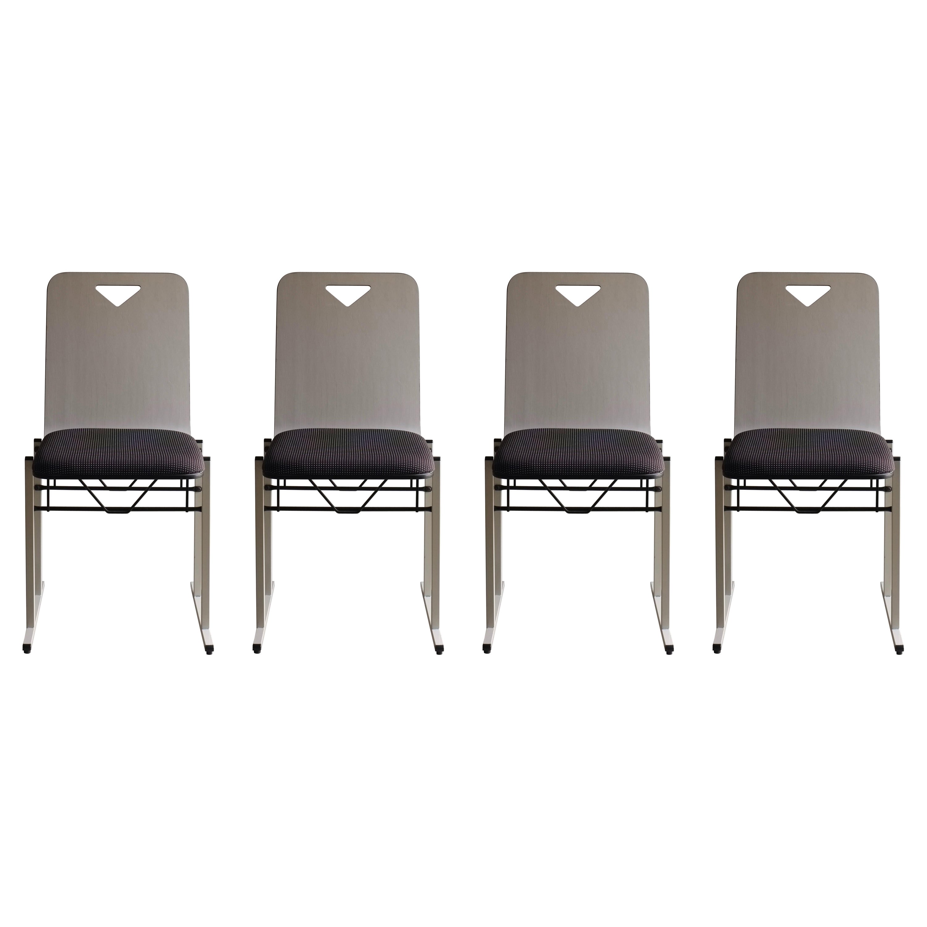 4 weiße Metallstühle von Yrjö Kukkapuro für Avarte, Finland 1980er im Angebot