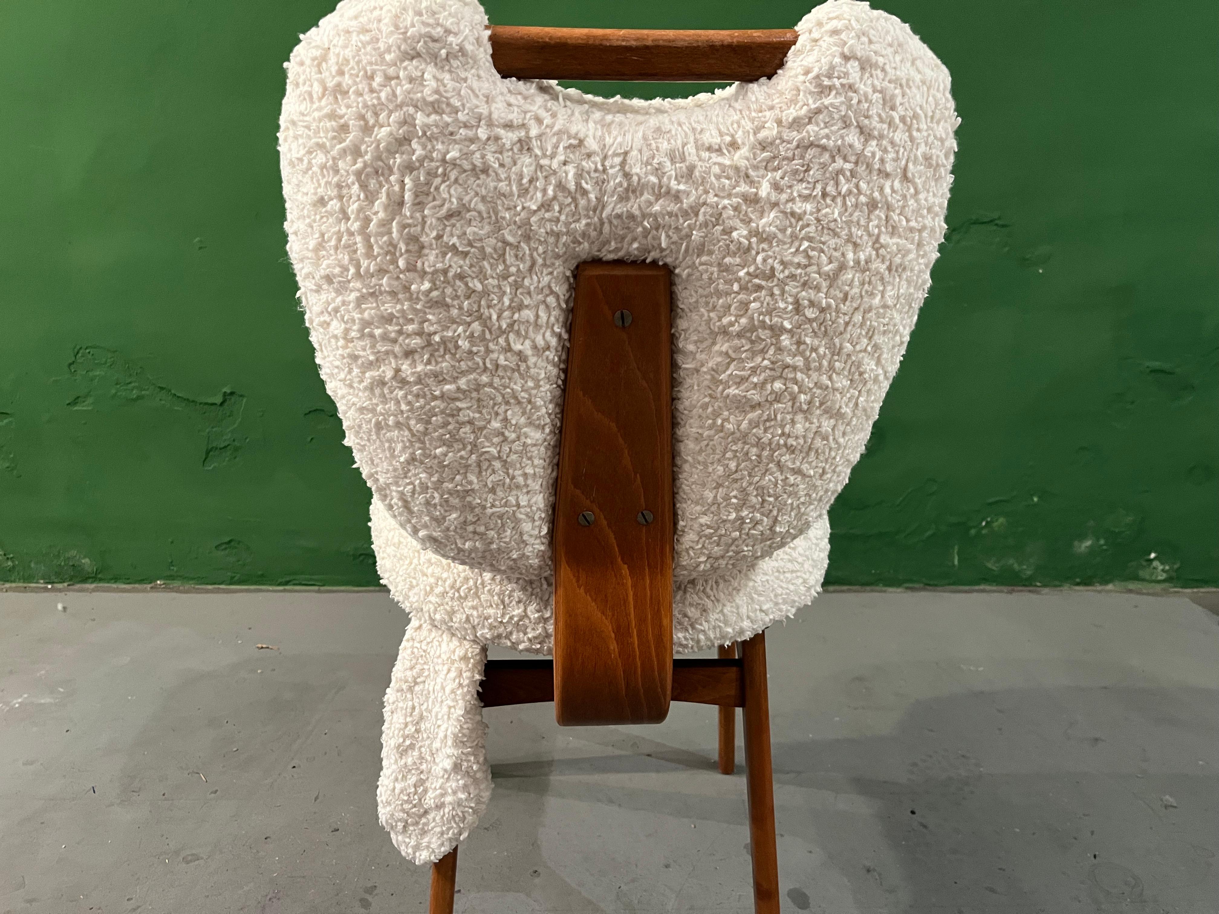 4 weiße Teddy-Stühle von Markus Friedrich Staab  im Angebot 5