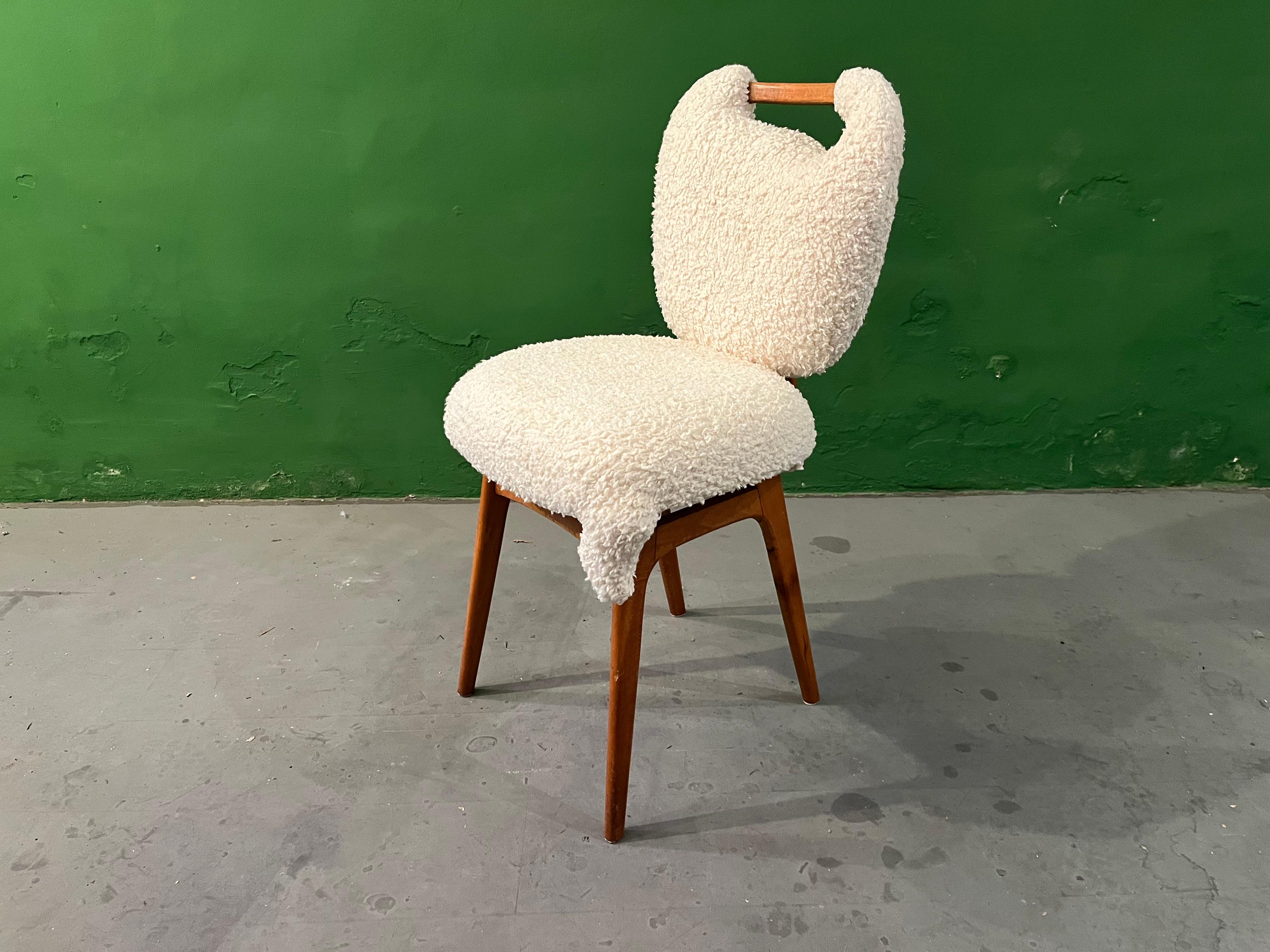 4 weiße Teddy-Stühle von Markus Friedrich Staab  im Angebot 7