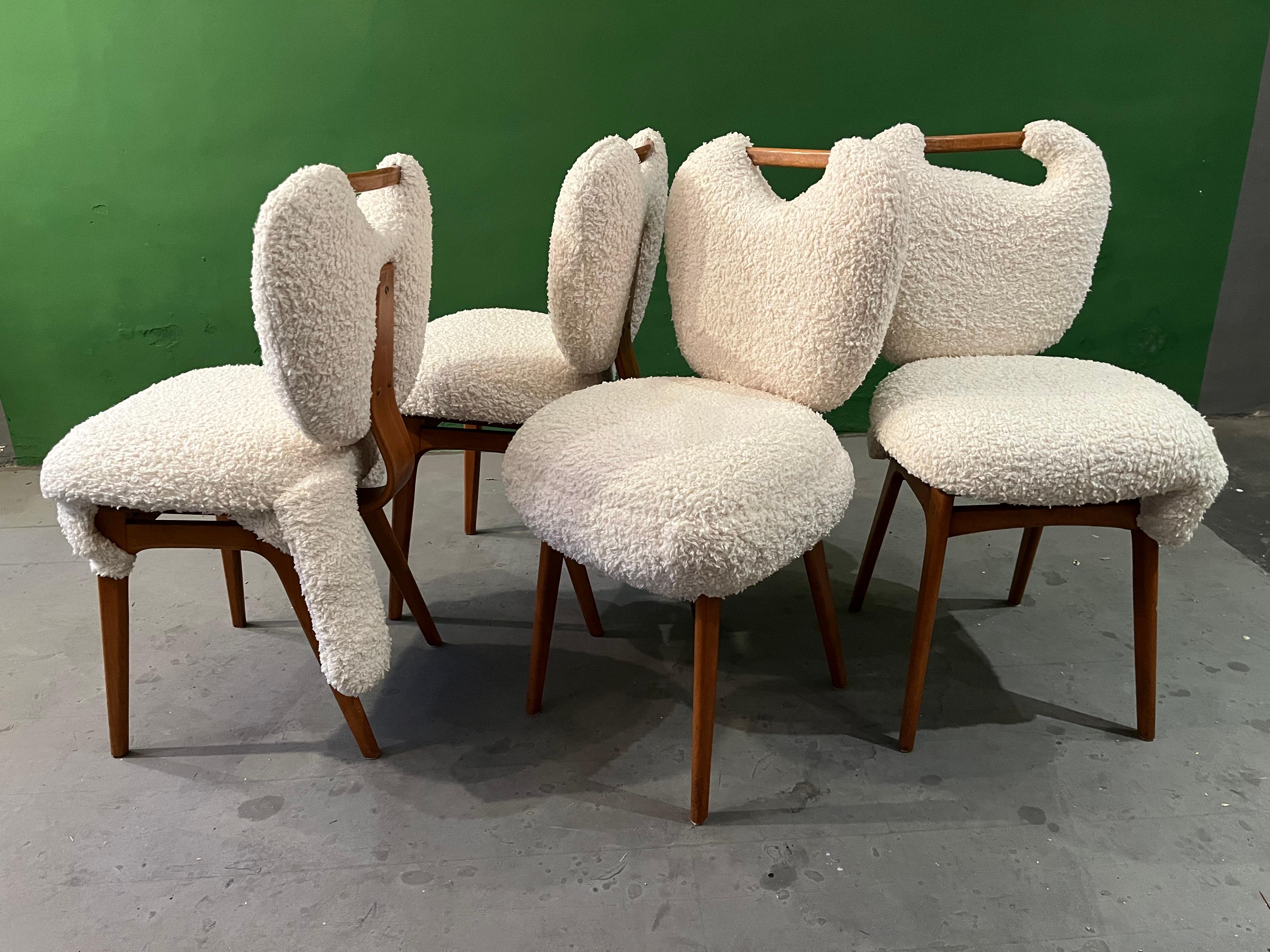 4 weiße Teddy-Stühle von Markus Friedrich Staab  im Angebot 1