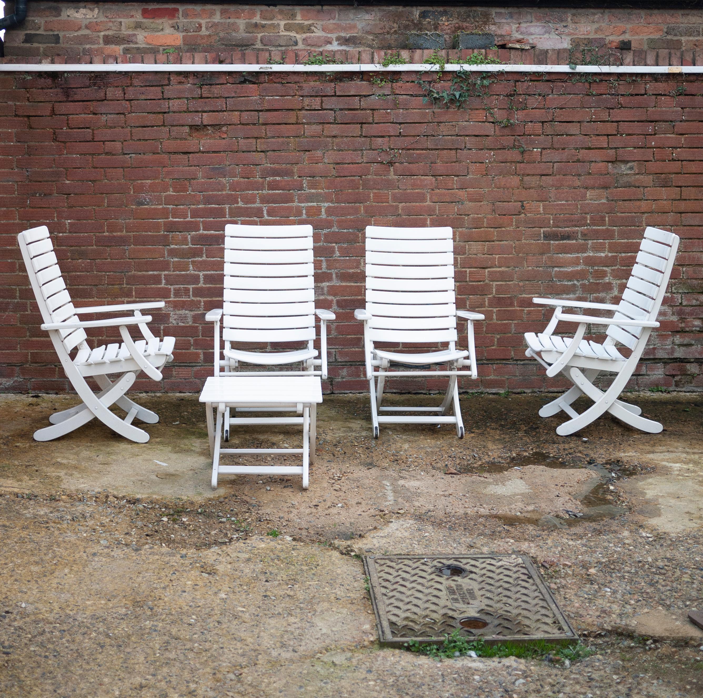 4 weiße deutsche Gartenstühle und Hocker aus Holz von Herlag, 5er-Set, 1980er Jahre 2