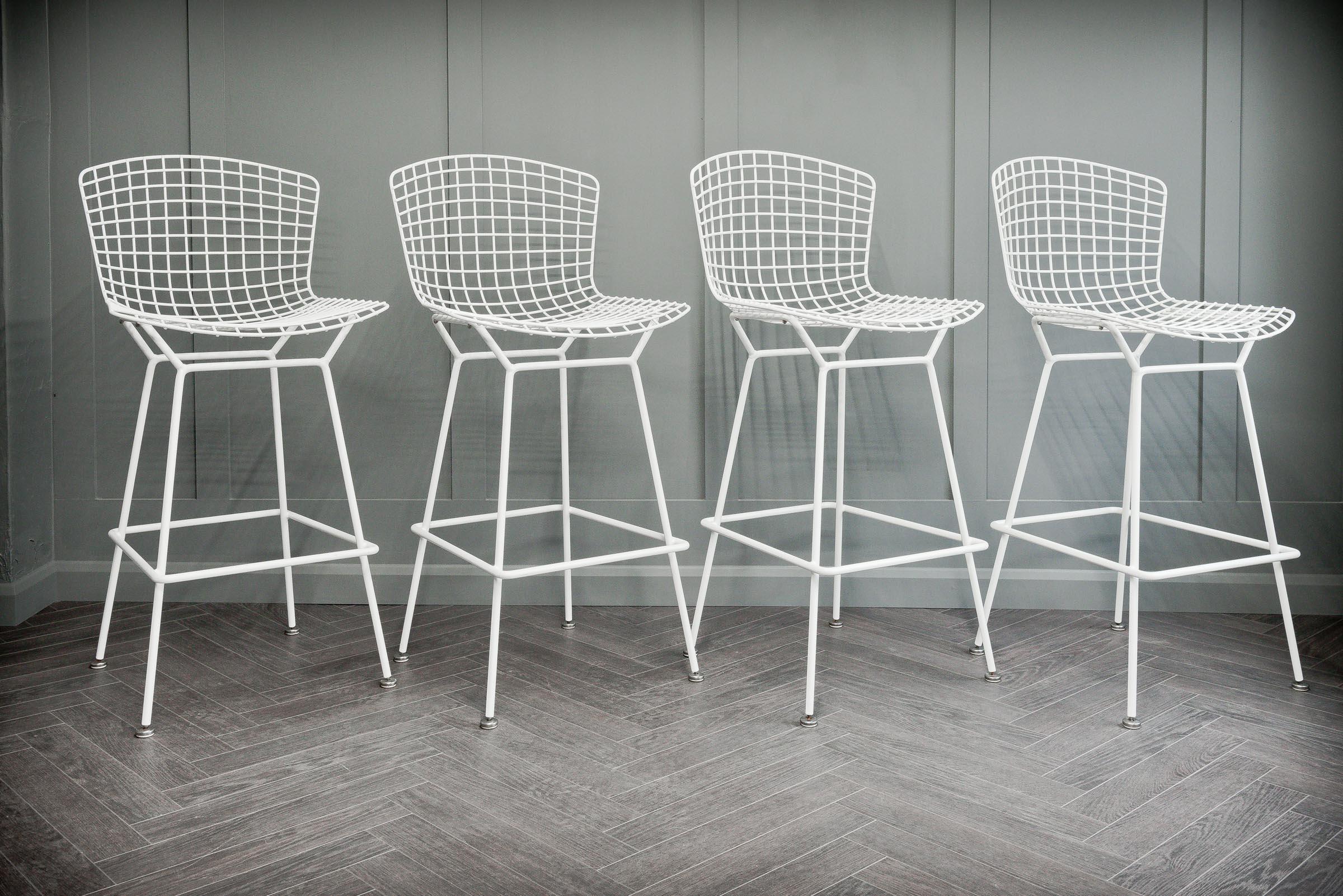 4 Wire Bar Stools by Harry Bertoia for Knoll In Good Condition In Alton, GB