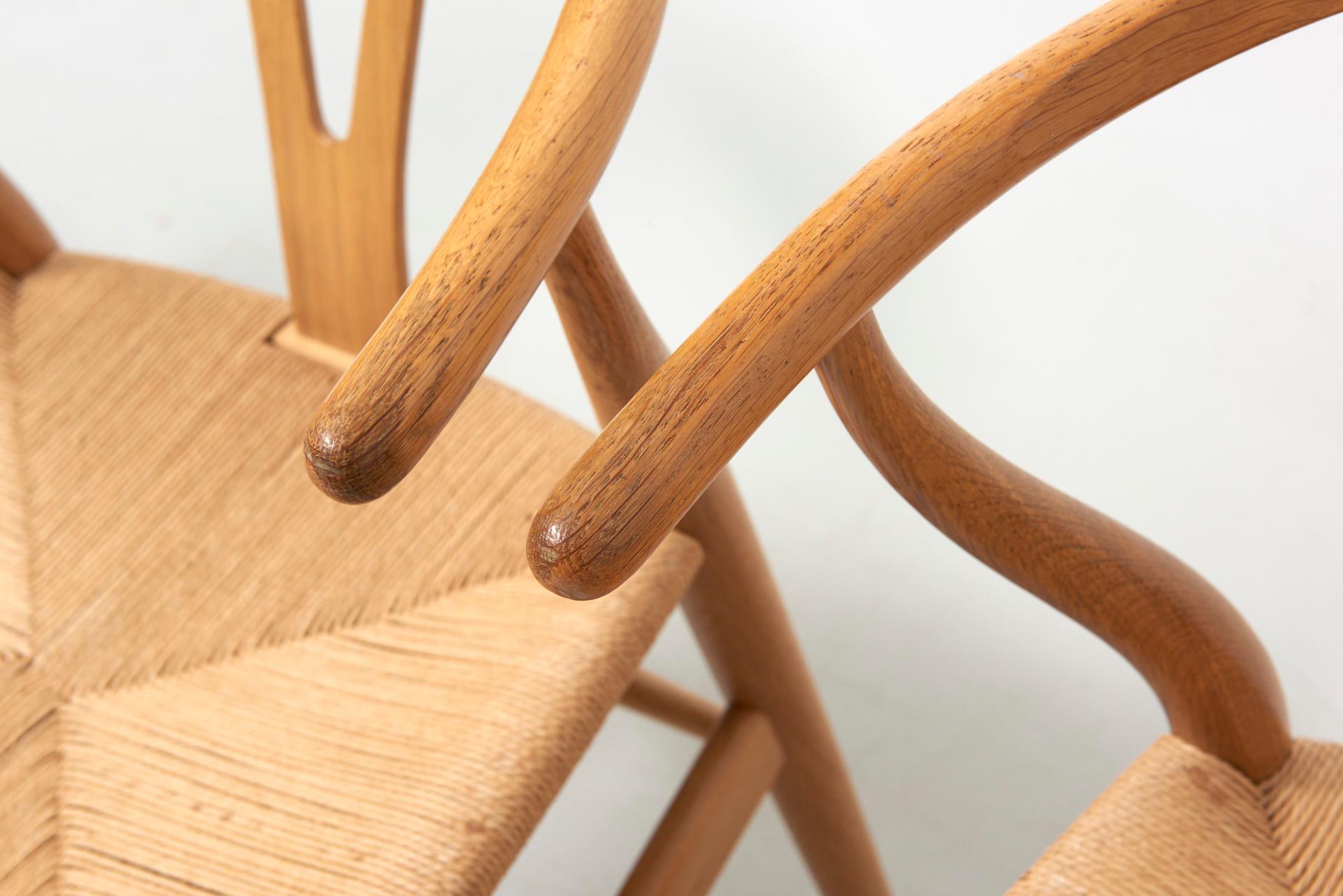 4 'Wishbone' Chairs in Oak Ch24 by Hans Wegner for Carl Hansen 2
