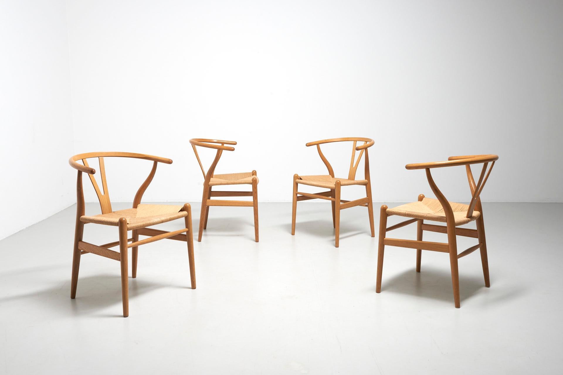 4 'Wishbone' Chairs in Oak Ch24 by Hans Wegner for Carl Hansen 5