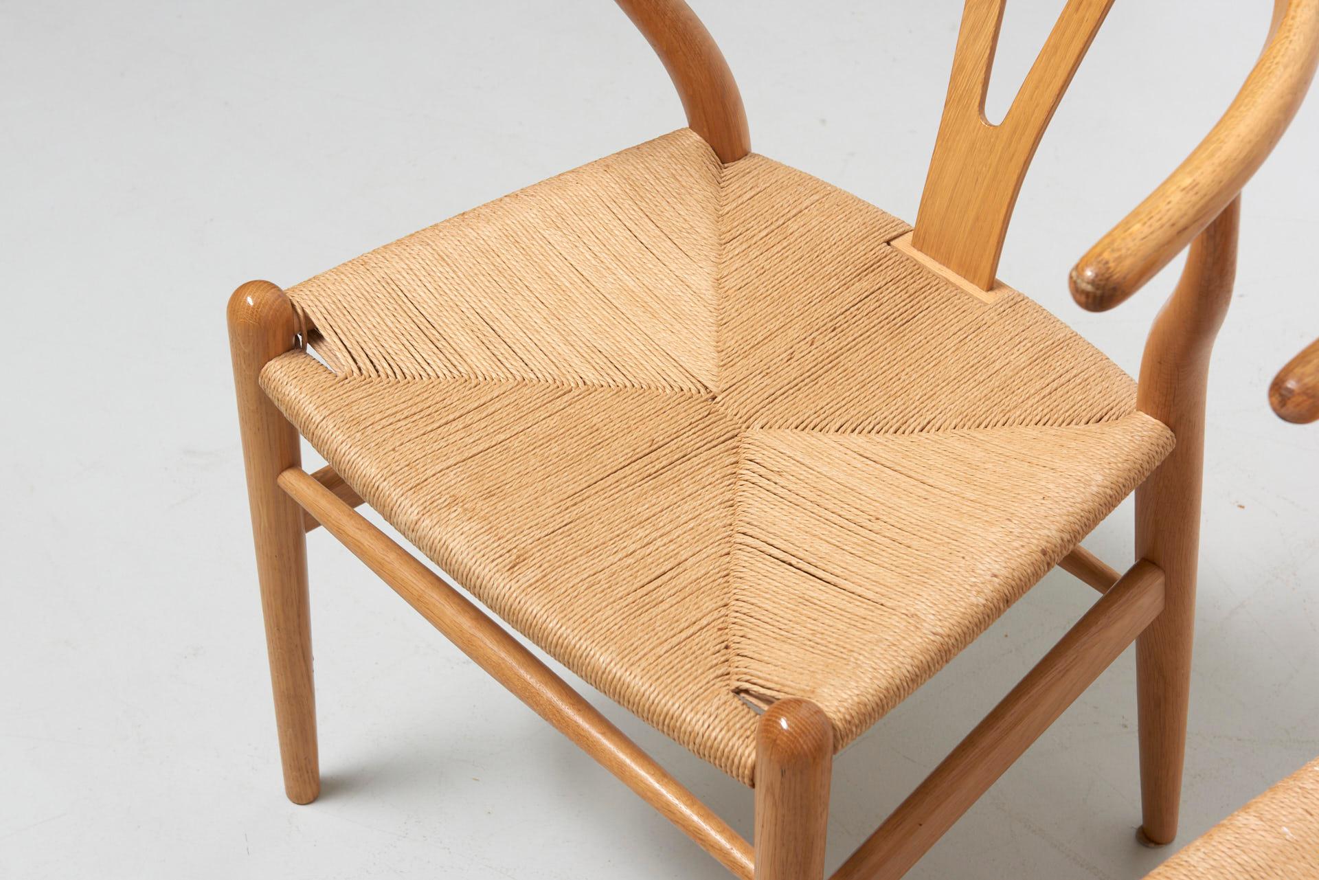 Scandinavian Modern 4 'Wishbone' Chairs in Oak Ch24 by Hans Wegner for Carl Hansen