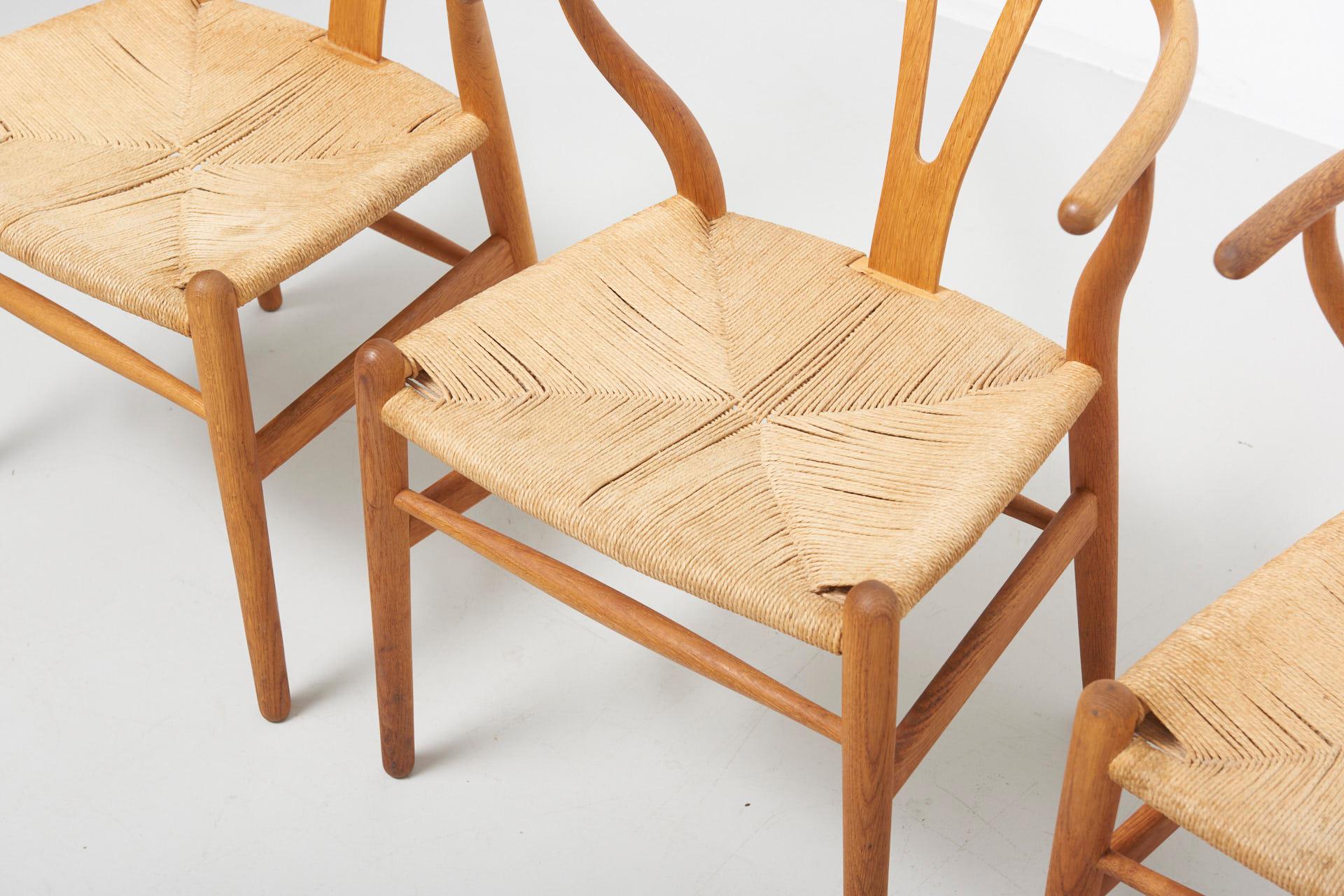 4 'Wishbone' Chiars in Oak, Hans J. Wegner In Fair Condition In Antwerpen, BE