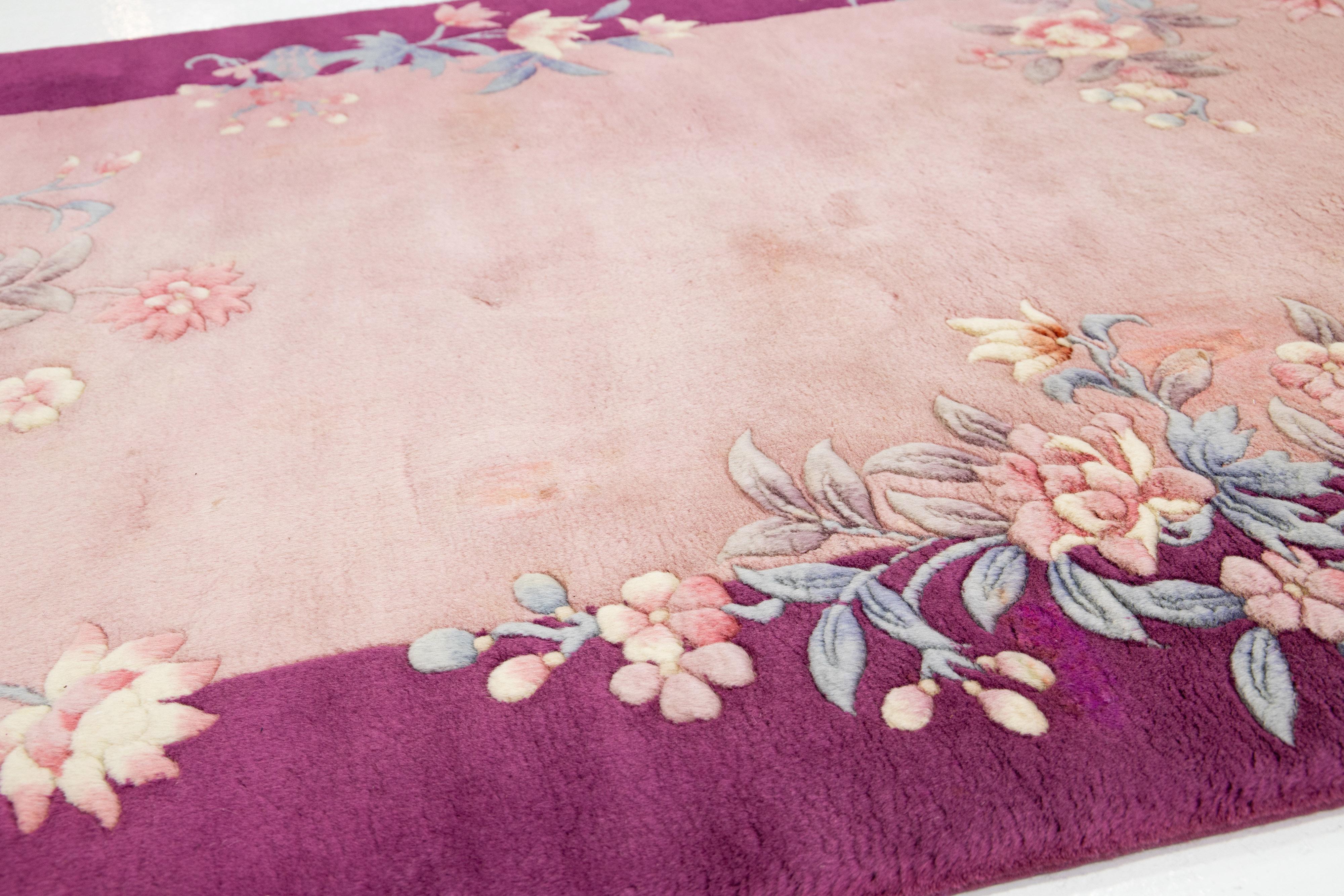 4 x 6 antiker chinesischer Art-Déco-Teppich aus rosa Wolle mit floralem Design (Chinesisch) im Angebot