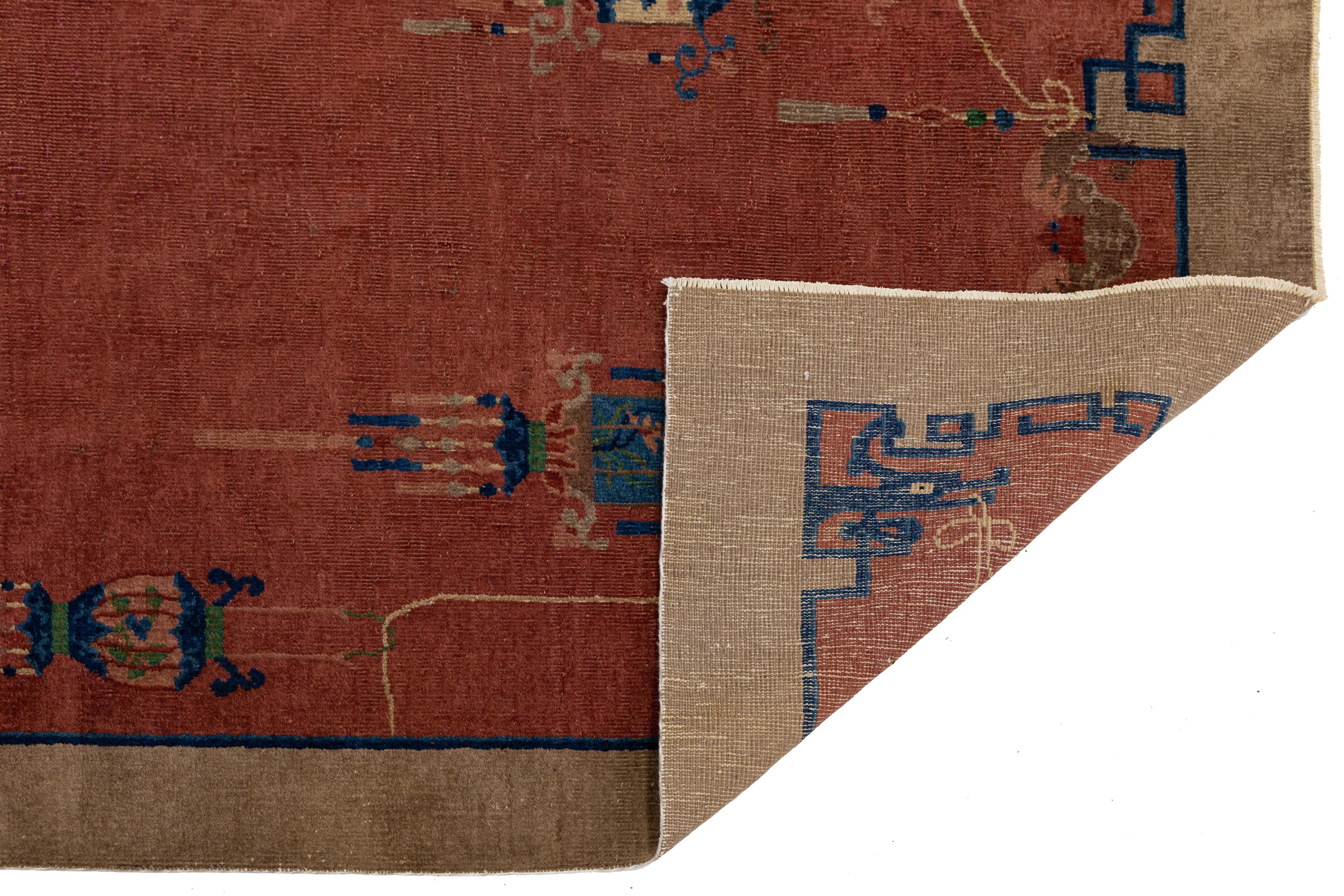 4 x 7 Roter antiker handgefertigter chinesischer Art Deco Wollteppich mit floralem Design (Art déco) im Angebot