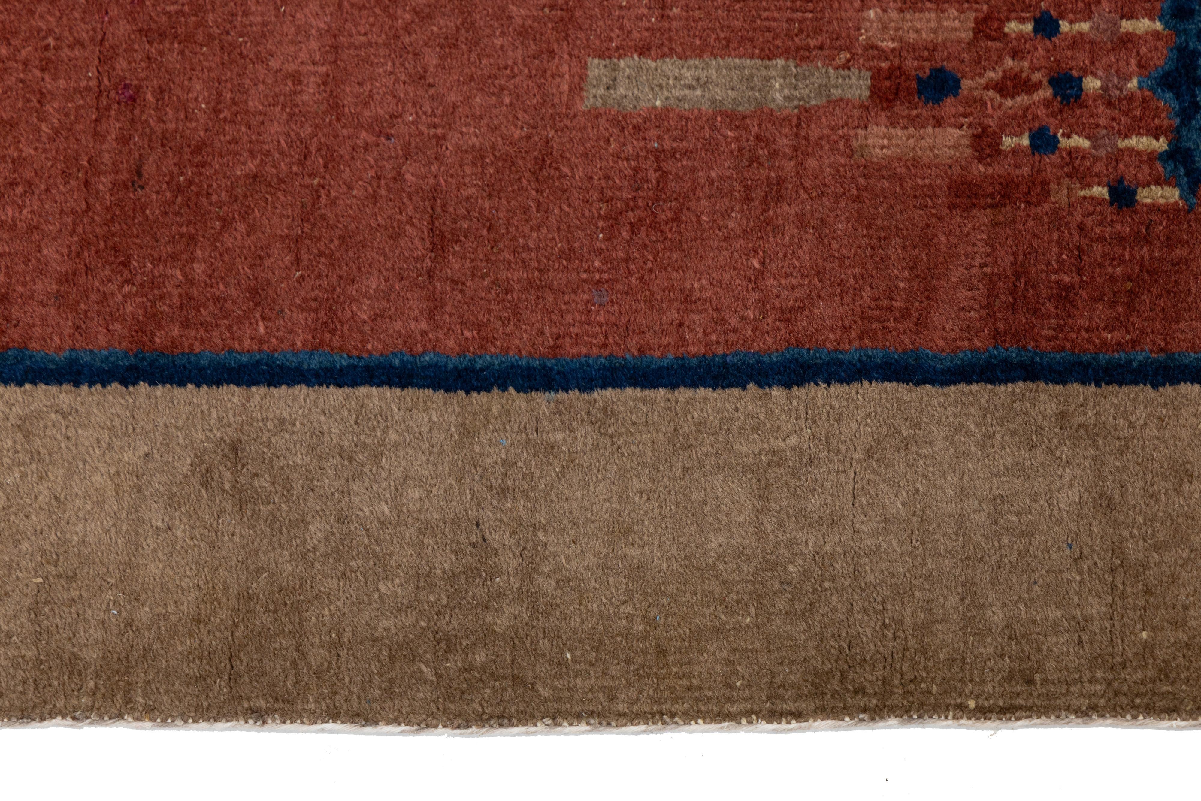 4 x 7 Roter antiker handgefertigter chinesischer Art Deco Wollteppich mit floralem Design im Angebot 1